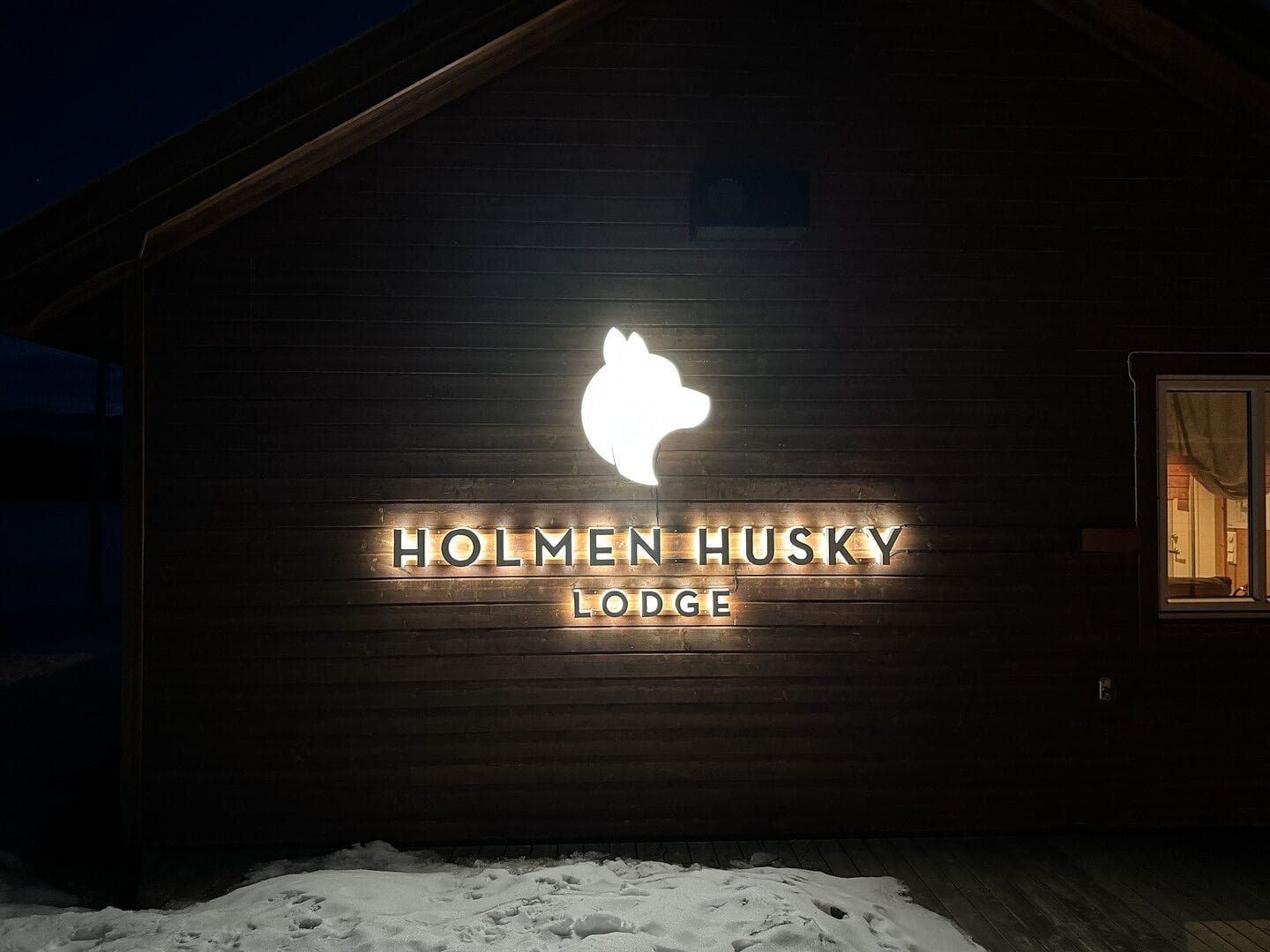 Holmen Husky Lodge