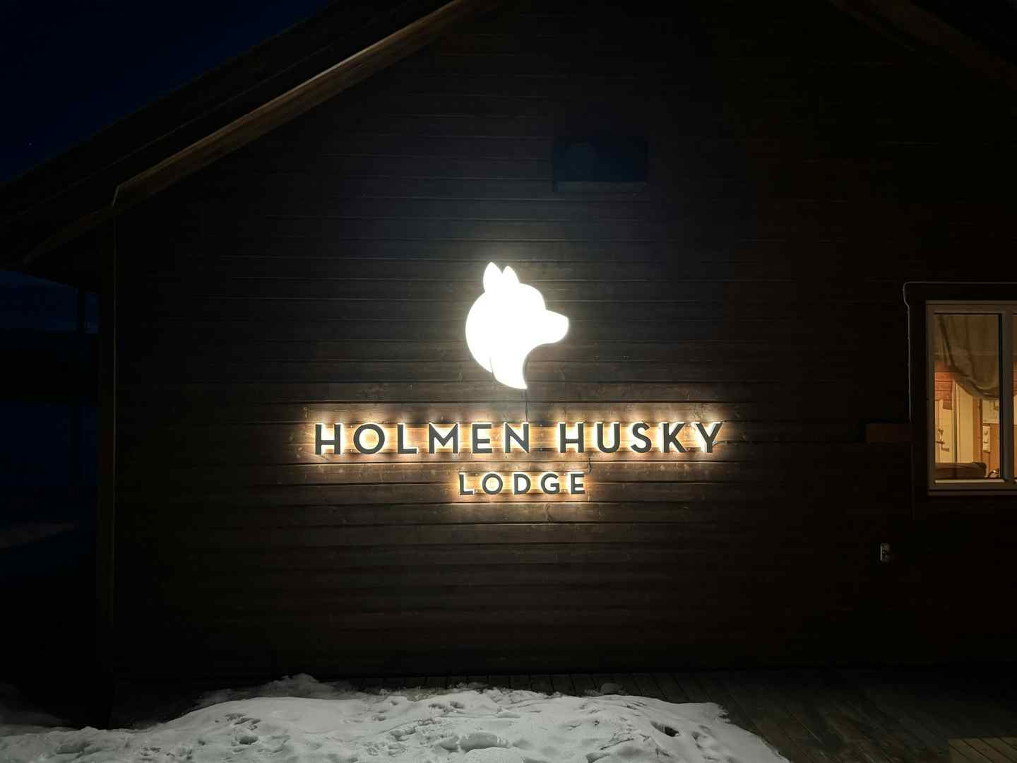 Holmen Husky Lodge
