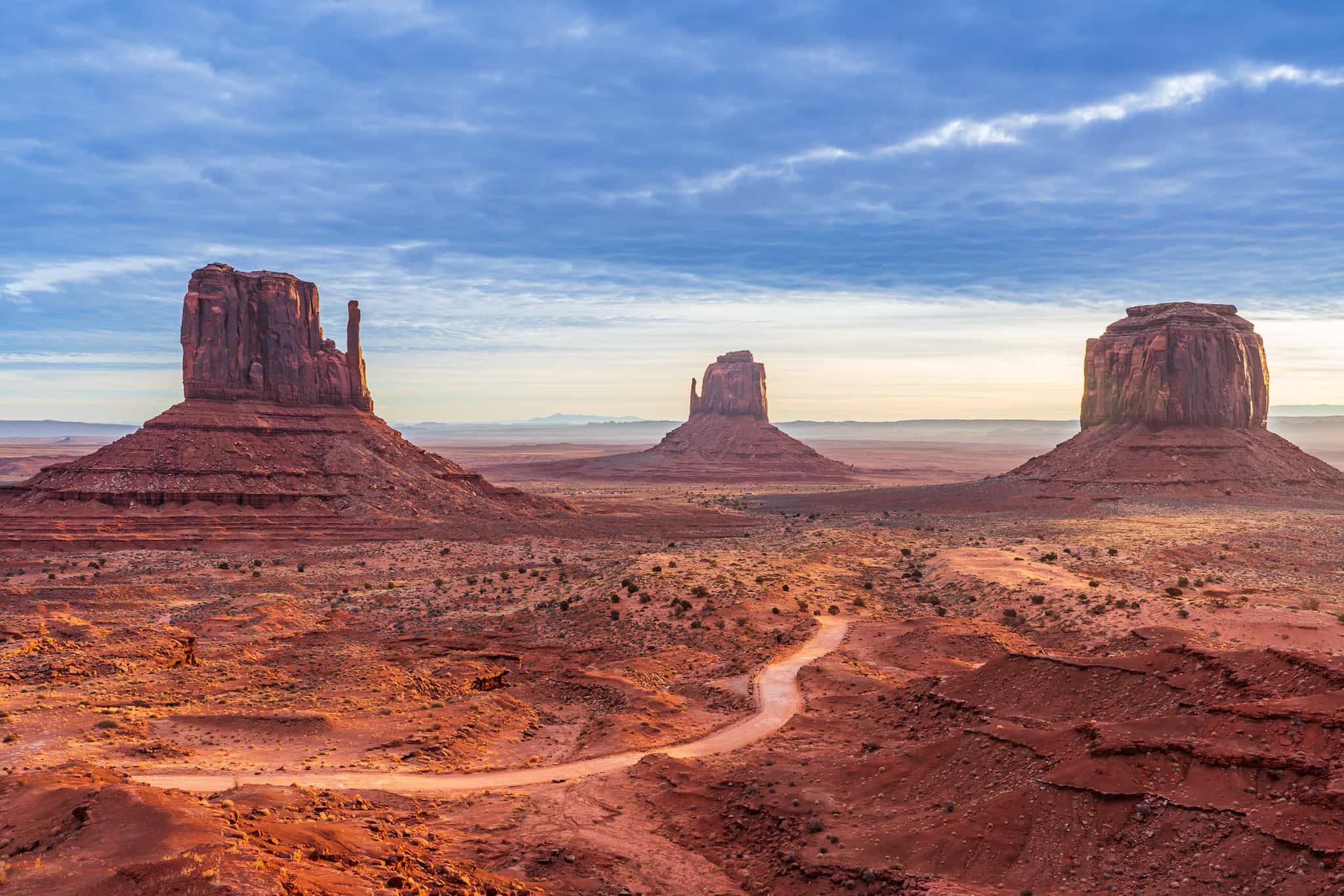 Monument Valley, USA Photo: shutterstock_2567089019