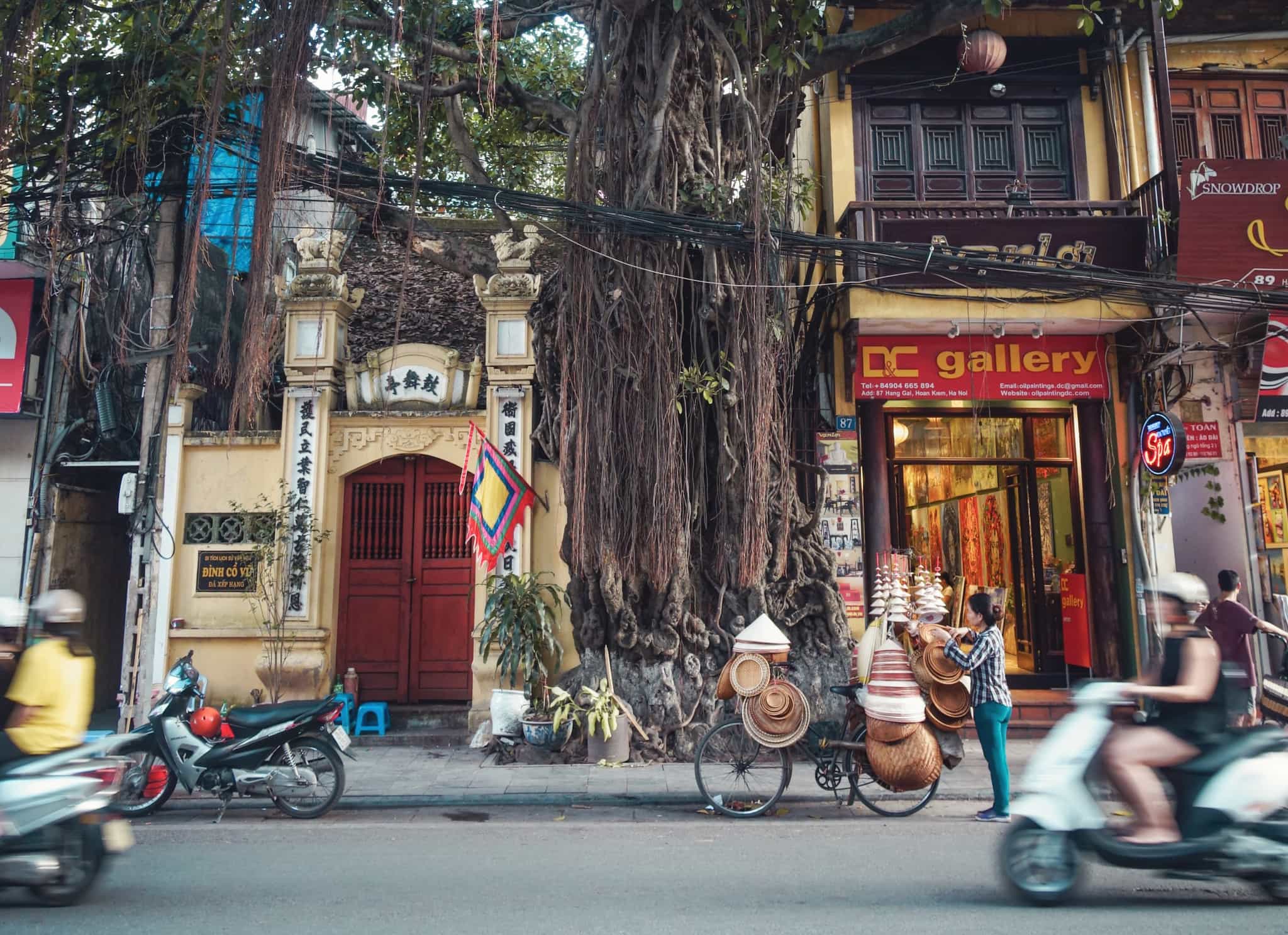 HOST - Street scene in Hanoi, Vietnam. Photo: Host/Easia Active