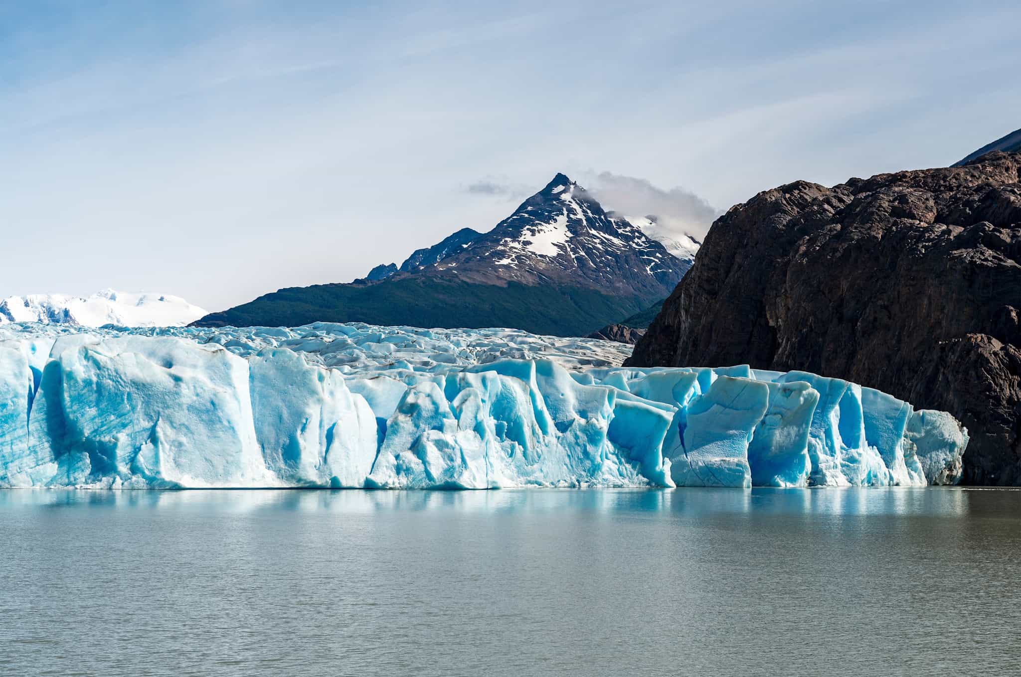 View of the front of Glacier Grey from the lake