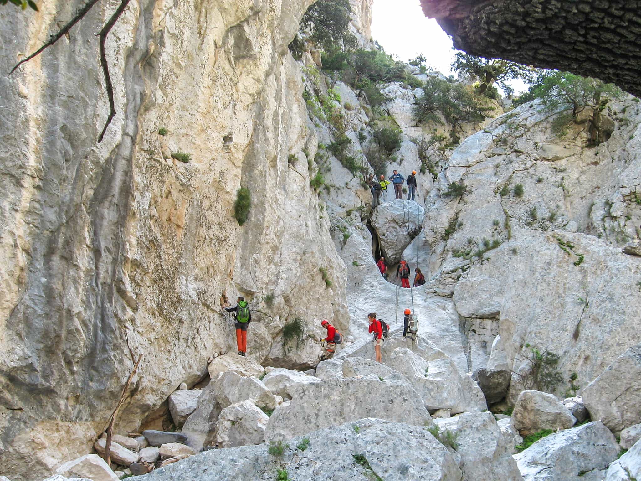 Dry canyoning in Codula Fuili, Sardinia. Photo: Host/40 Gradi Nord