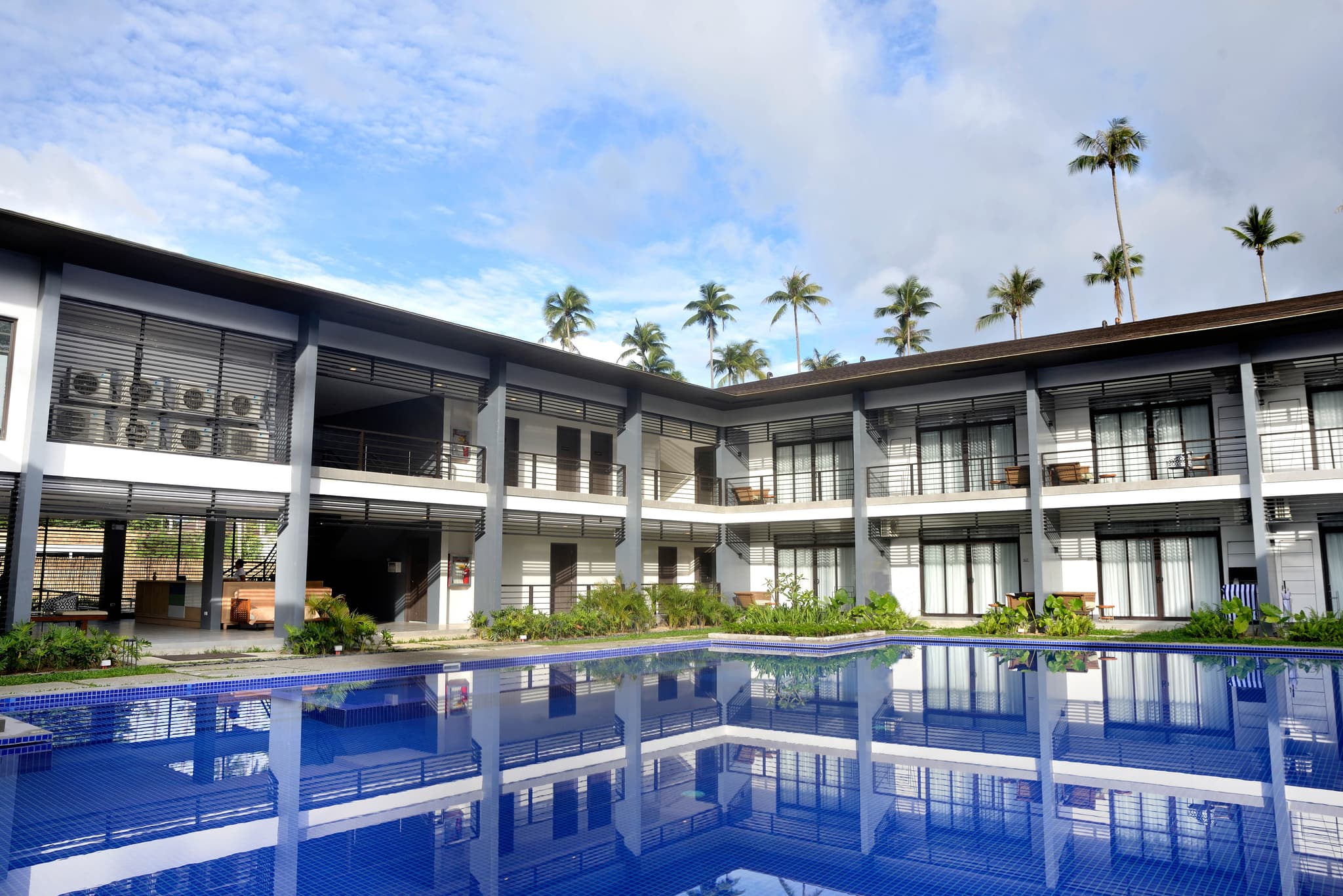 Huni Lio El Nido Outside and Pool View
