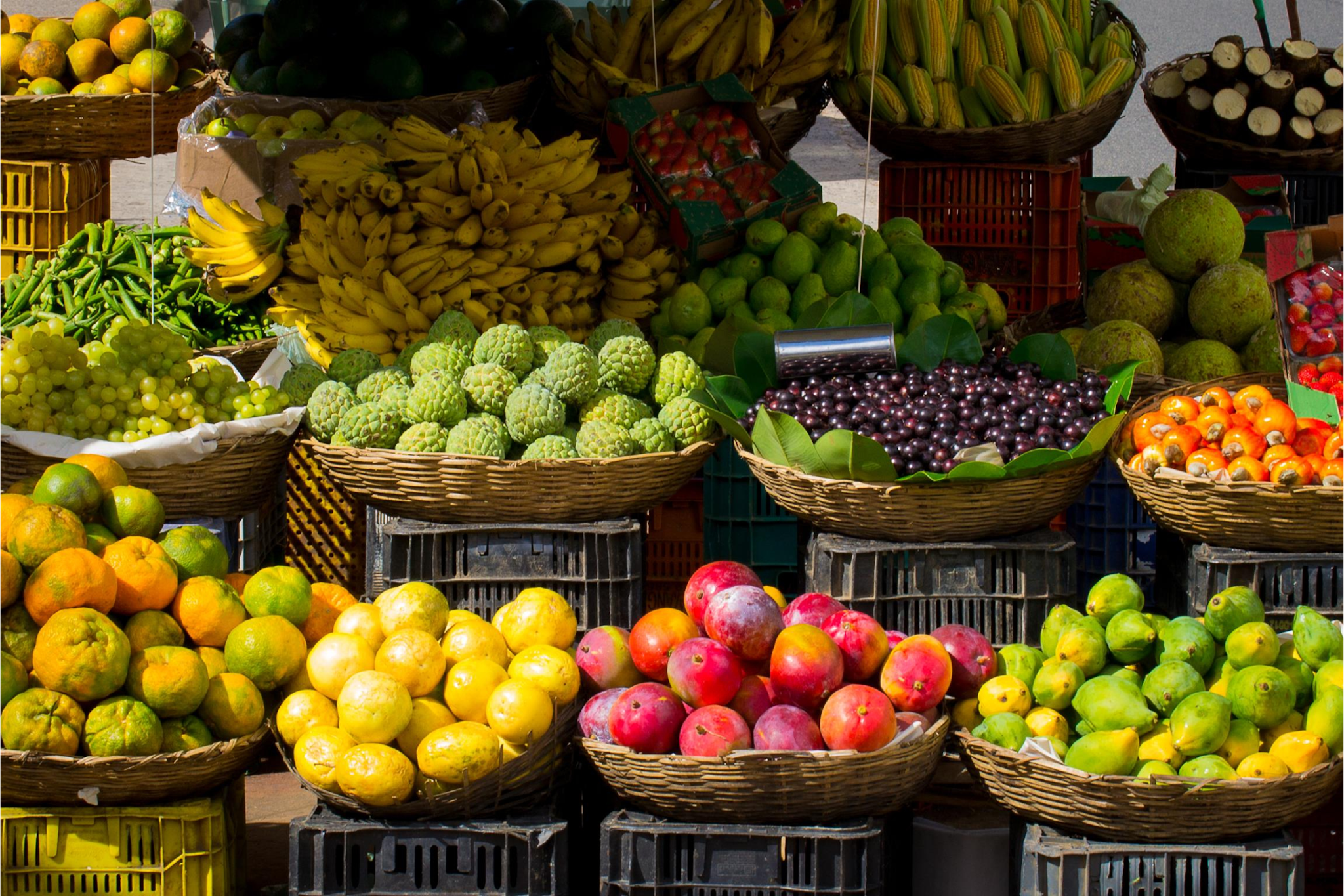 Fresh fruit stall, Dominica. Photo: GettyImages-1265268905