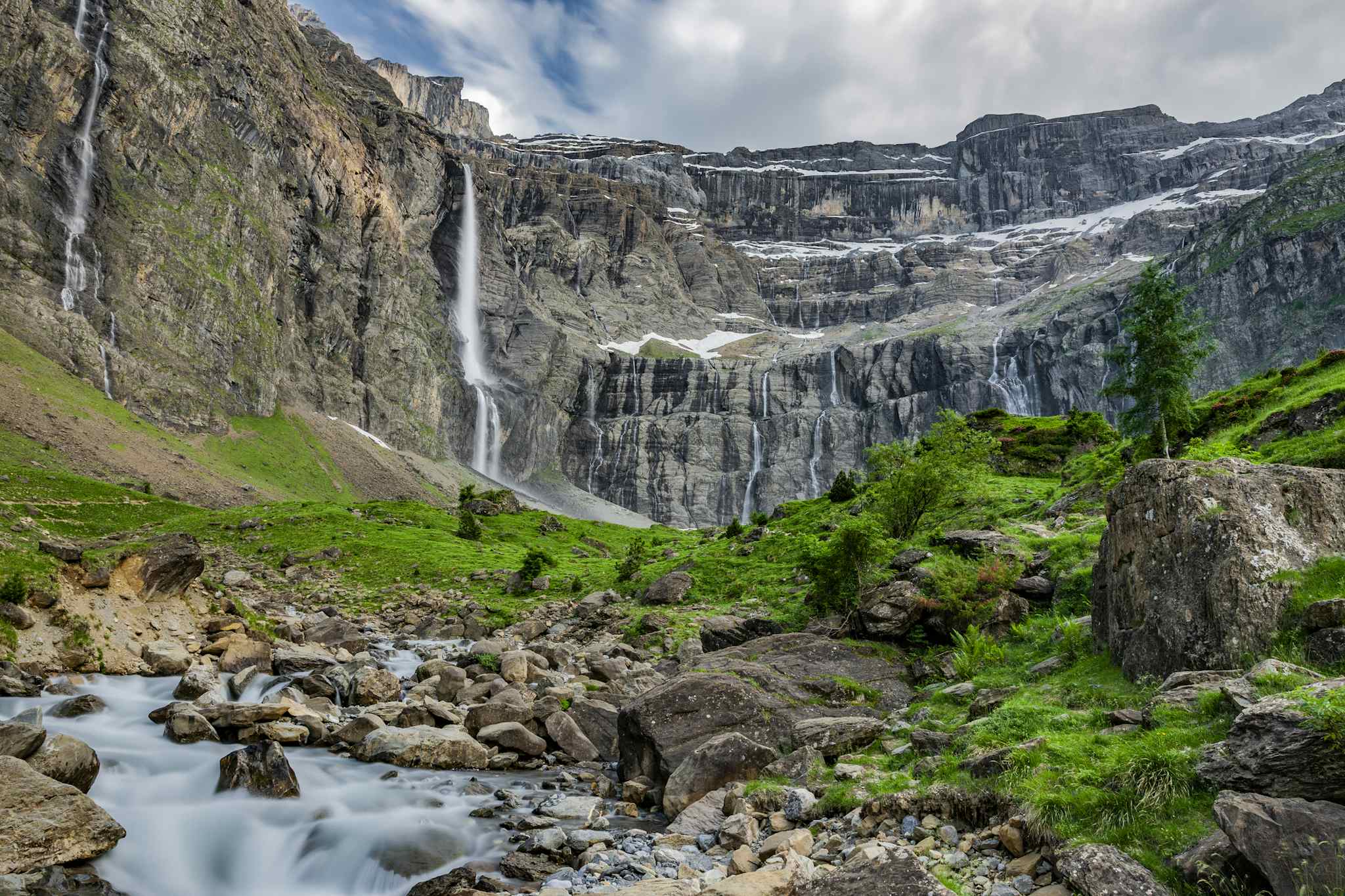 Cirque de Gavarnie in the French Pyrenees. Photo: GettyImages-1167004795