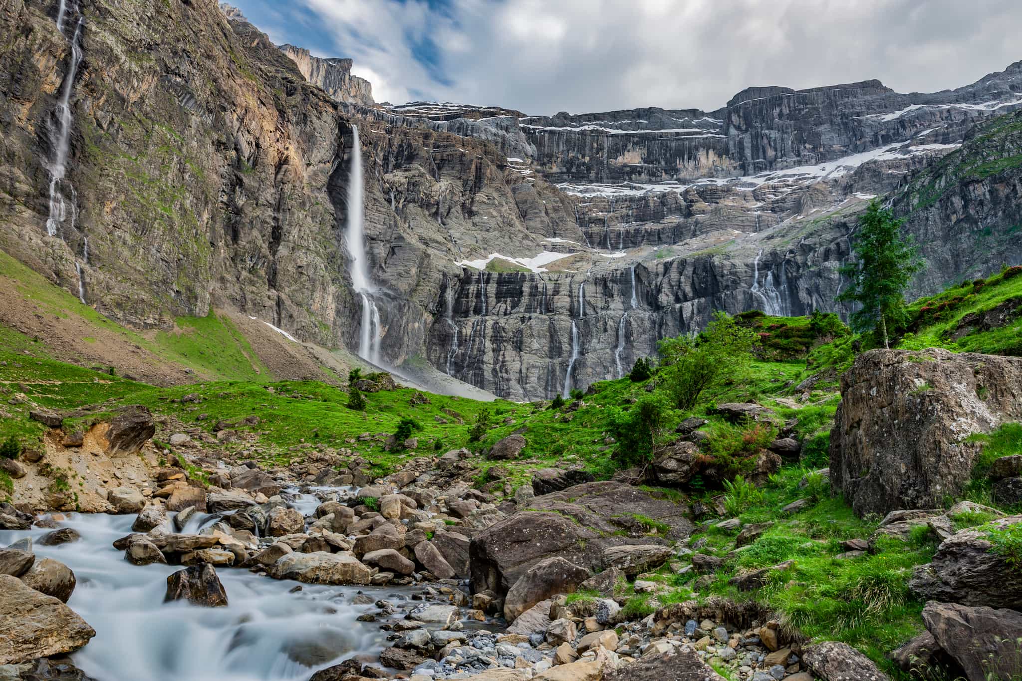 Cirque de Gavarnie in the French Pyrenees. Photo: GettyImages-1167004795