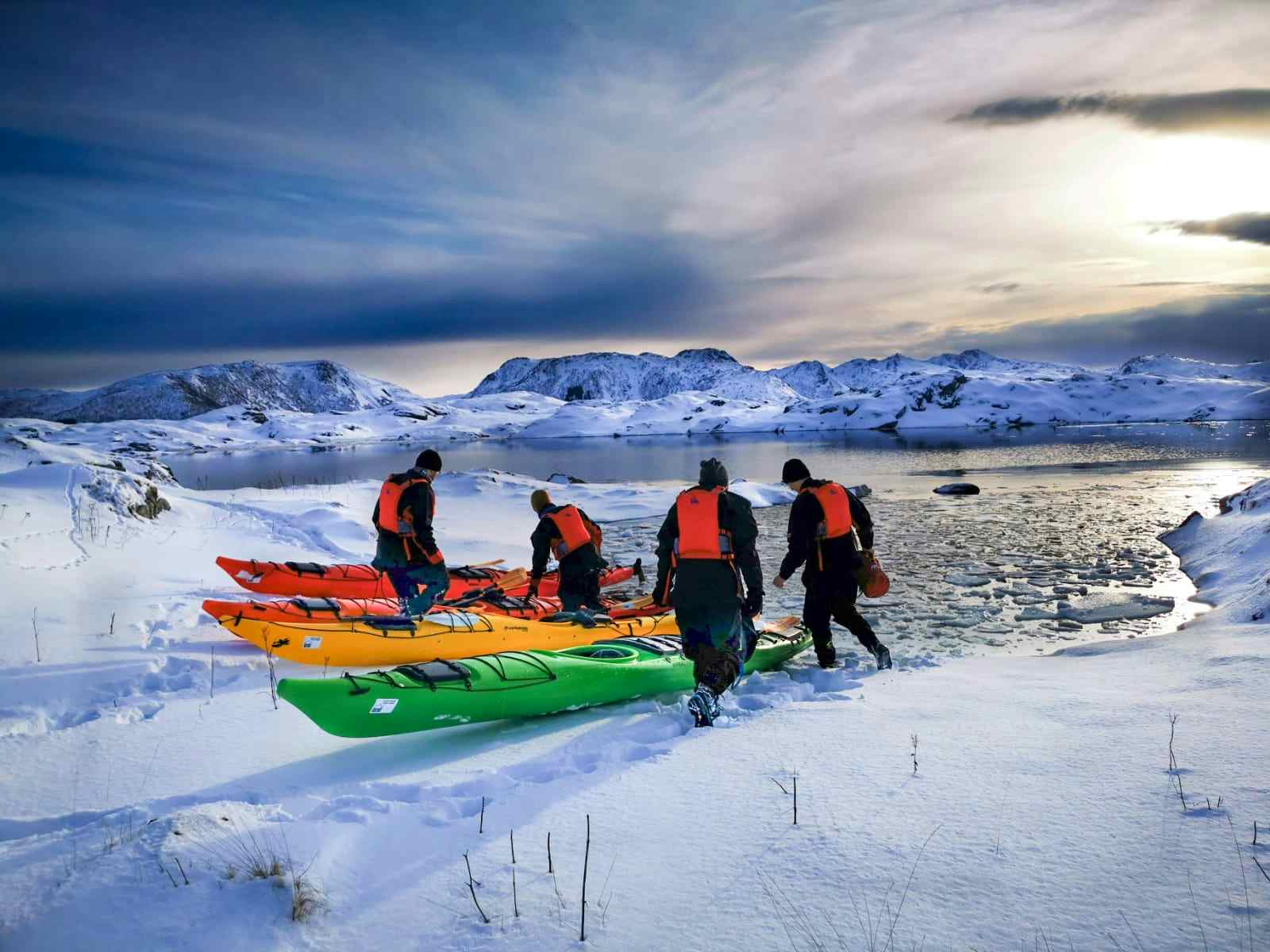 Kayakers, Lofoten Islands, Norway. Photo: Host/Northern Explorer