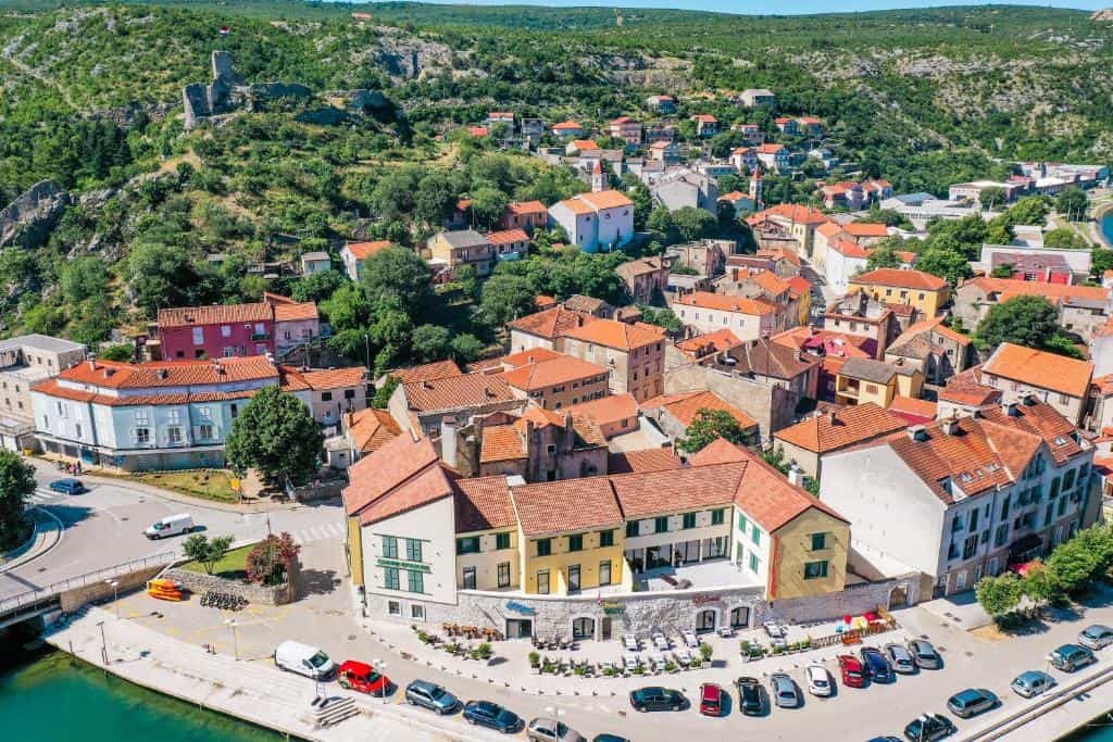 Location of Hotel Kanjon Zrmanje, Obrovac, Croatia