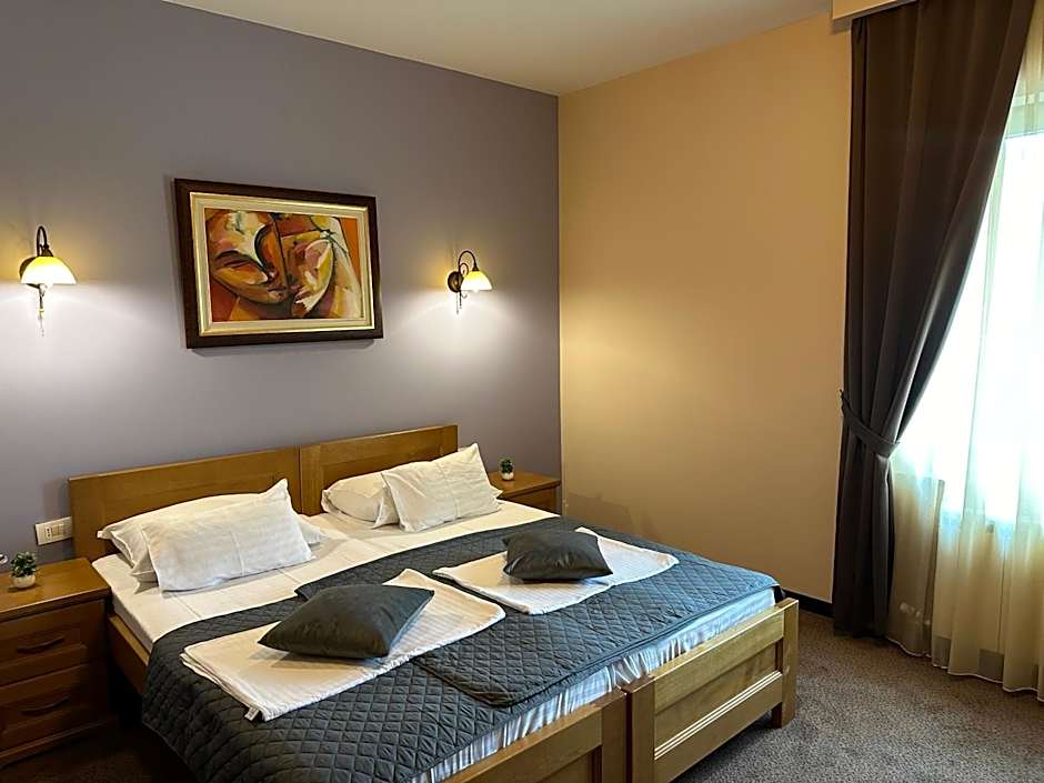 Monte Rosa, Hotel Room - Photo: Hotel Website