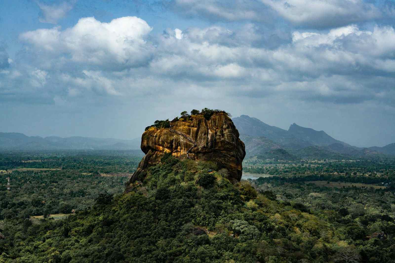 5 of the Best Hikes in Sri Lanka