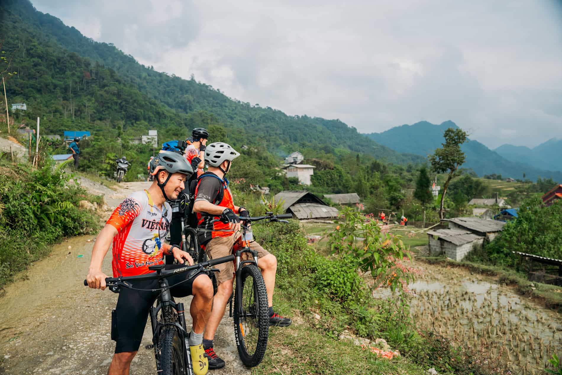 Cycling stop, narration About Rice Culture in Ha Giang, Vietnam
