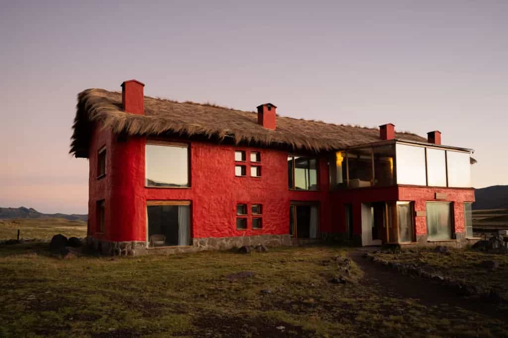 The thatched lodge of the Hotel Tambopaxi, Ecuador