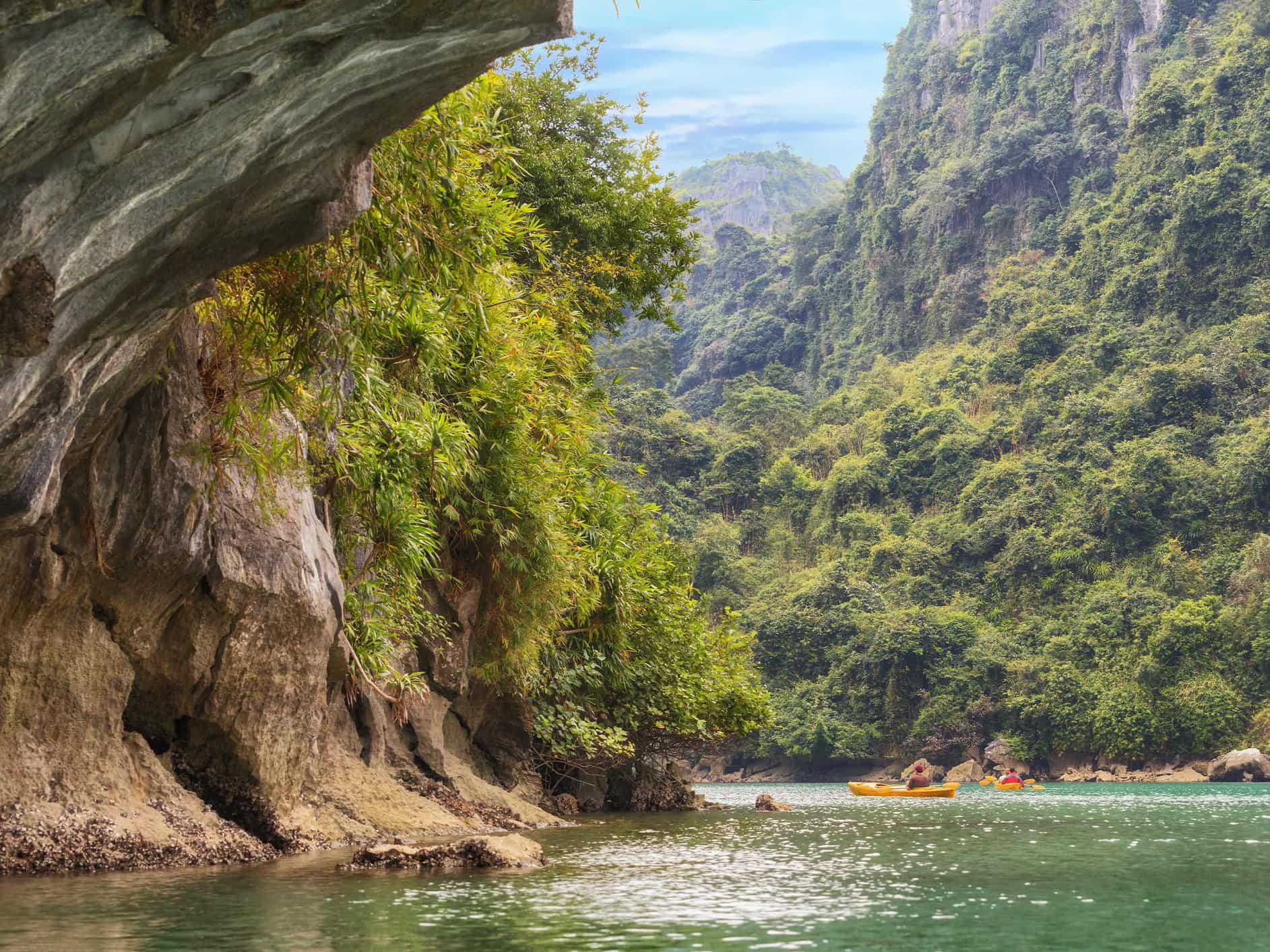 Kayaking Lan Ha Bay