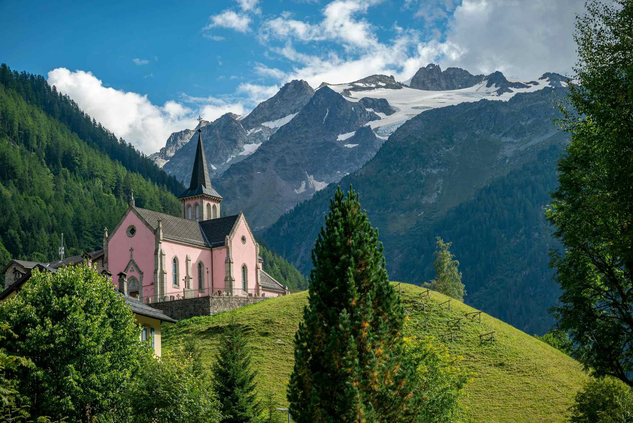 Trient Church, Switzerland on the TMB. Photo: GettyImages-1451155338