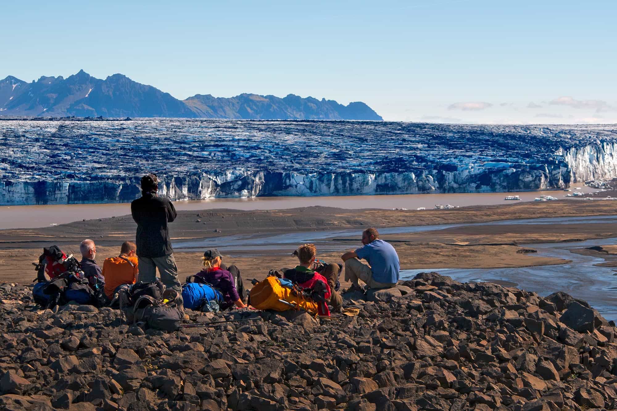 Hiking Skeiðarárjökull glacier, Iceland. Photo: Host/Icelandic Mountain Guides