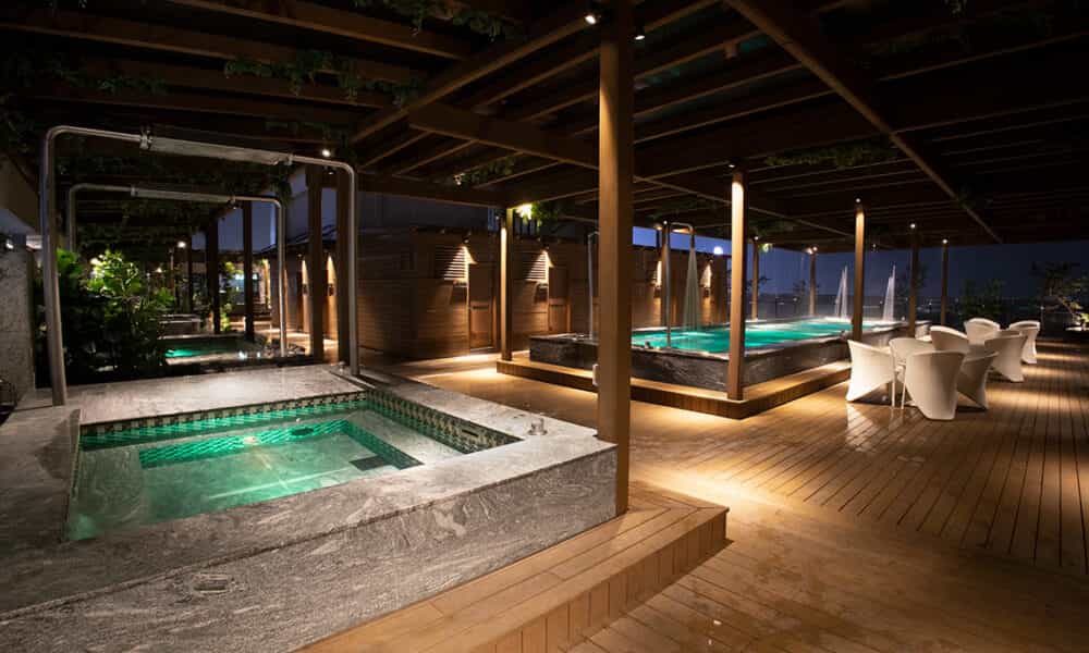 Hotel Galaman outdoor pools