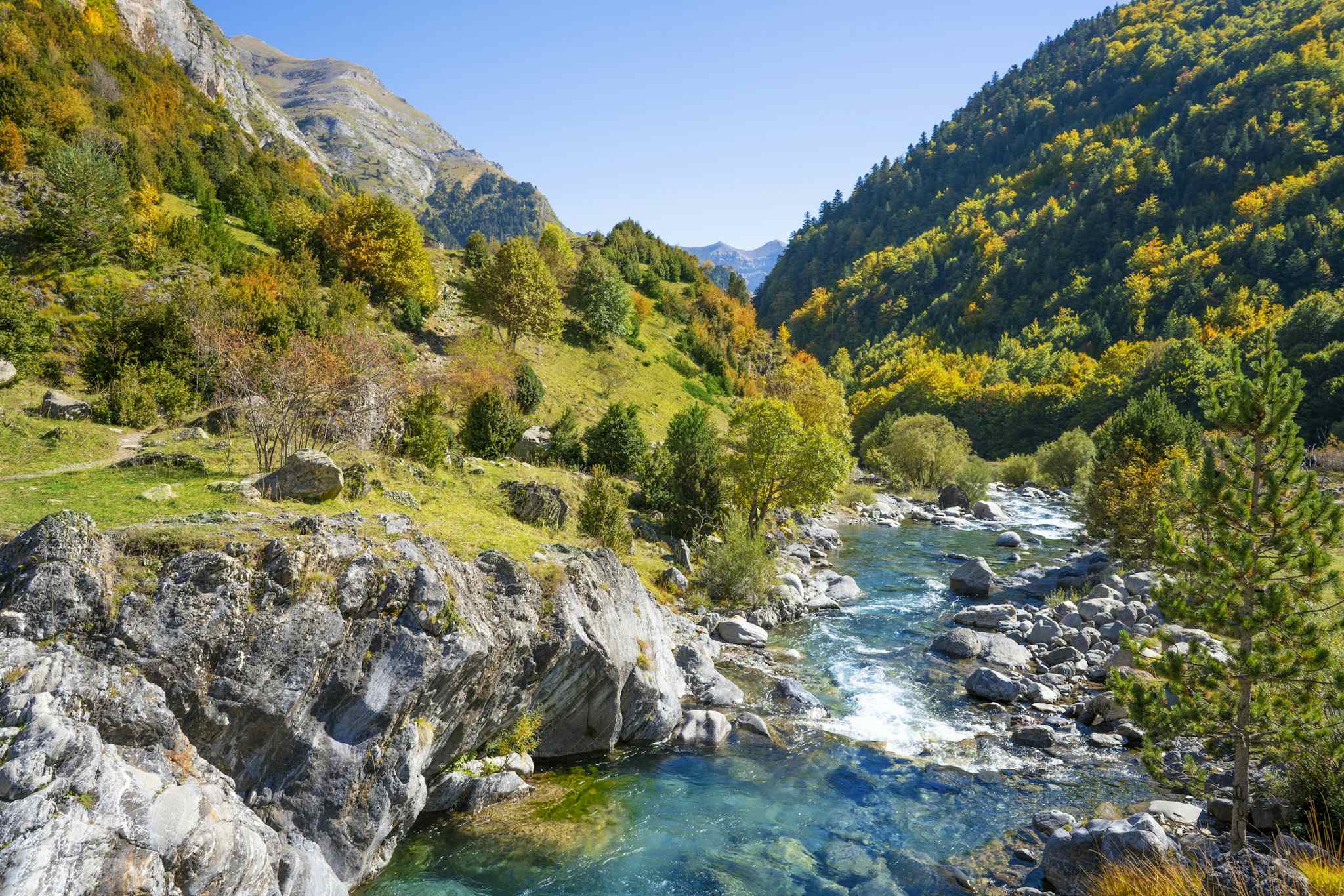 Rio Ara River, Ordesa Valley, Pyrenees. Photo: GettyImages-1350721554

