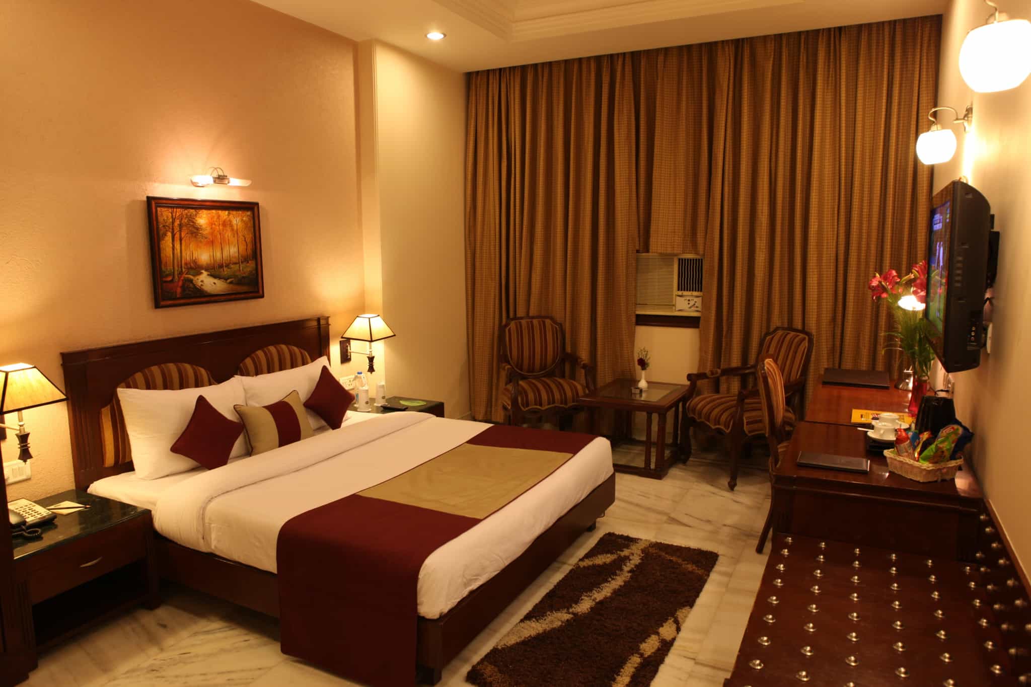 Rom at the Florence Inn, Delhi