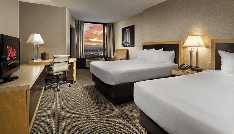 Plaza Hotel Las Vegas Twin Room | Photo: Plaza Hotel and Casino