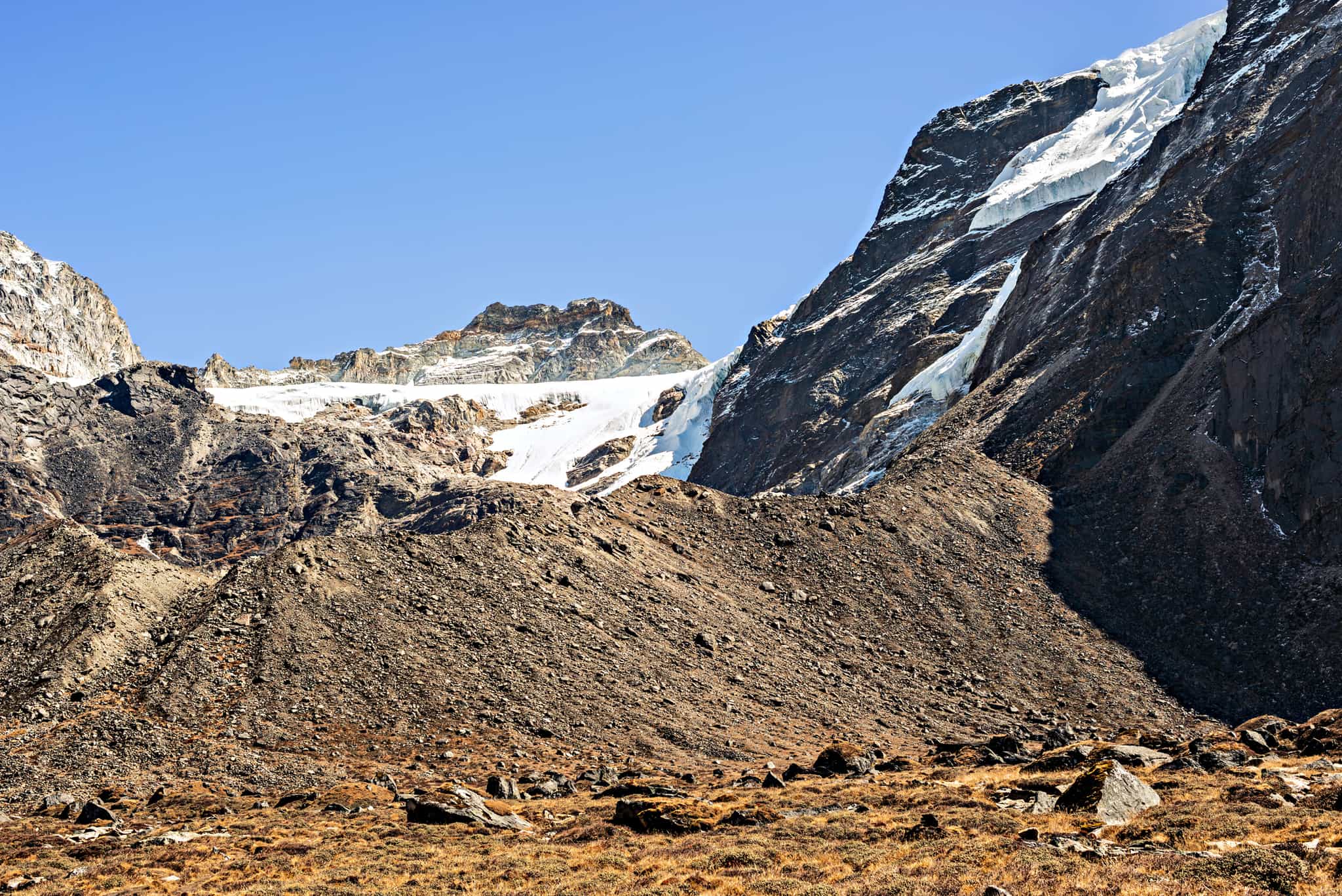Himalayan landscape in Khare on the route to Mera Peak, Nepal. Photo: GettyImages-1302304139