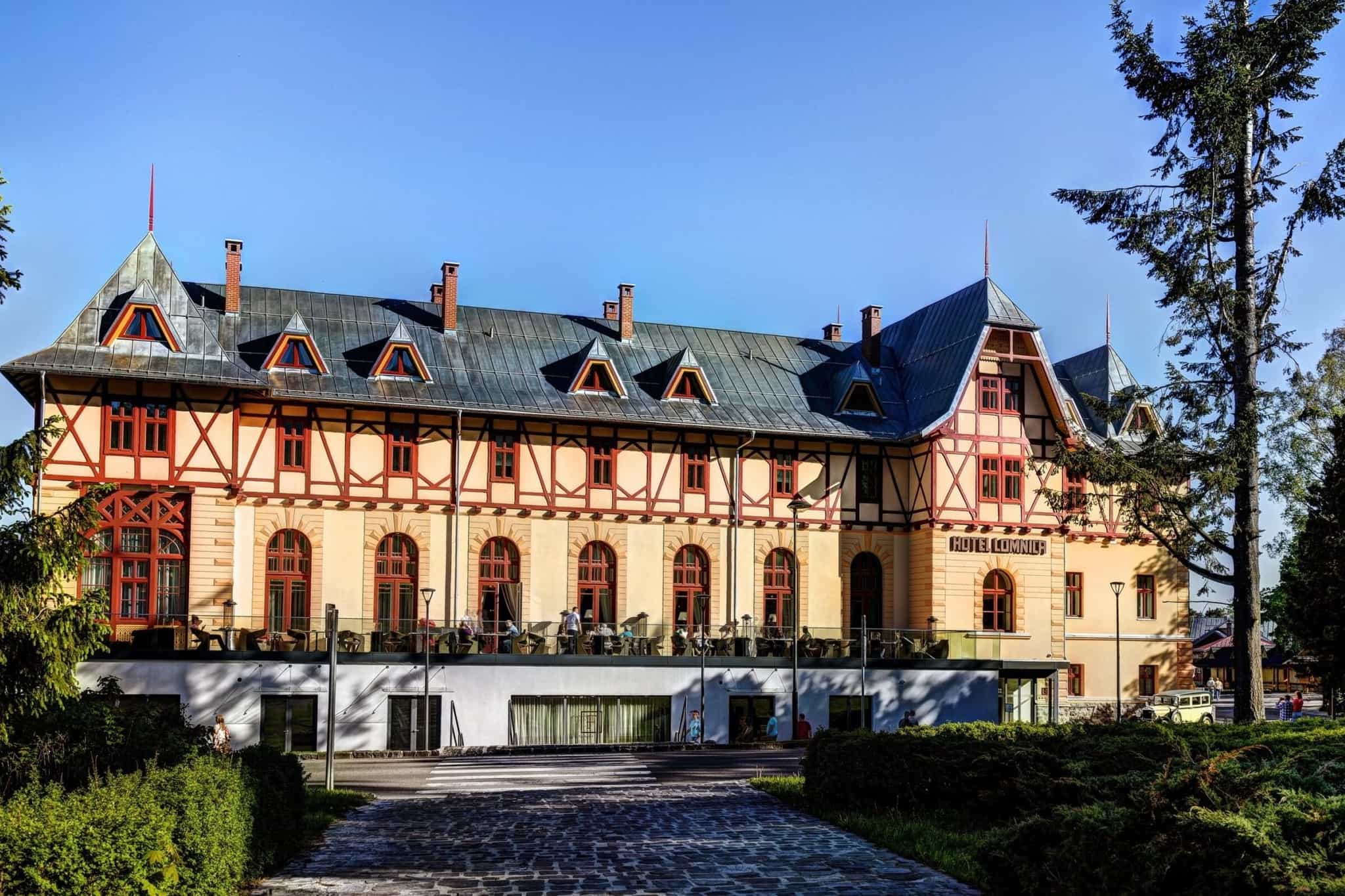 Exterior view of the Hotel Lomnica