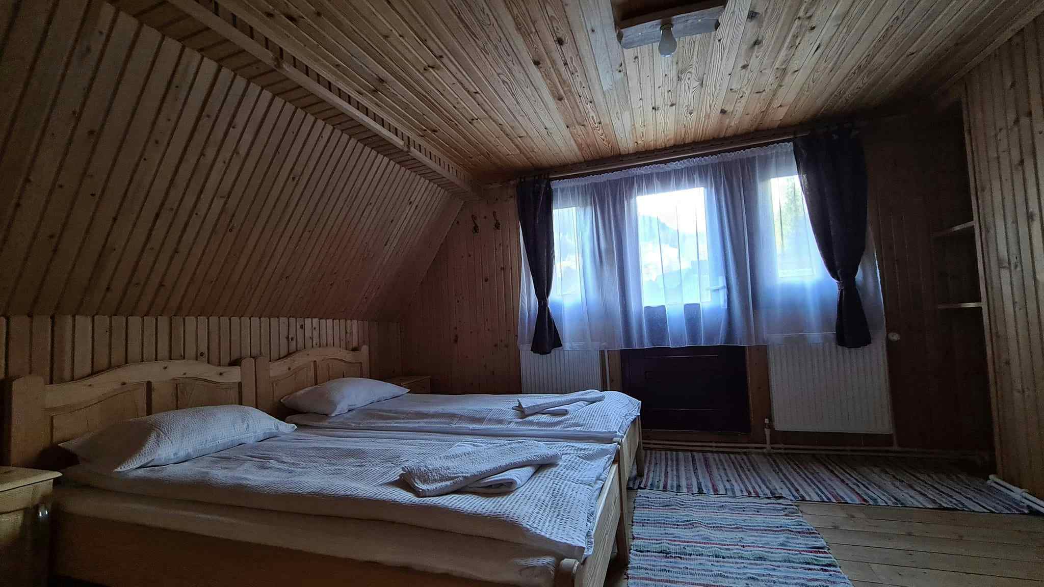 Cetatile Ponorului Mountain Cabin Twin Room, Apuseni Mountains, Photo: Host/Apuseni Experience