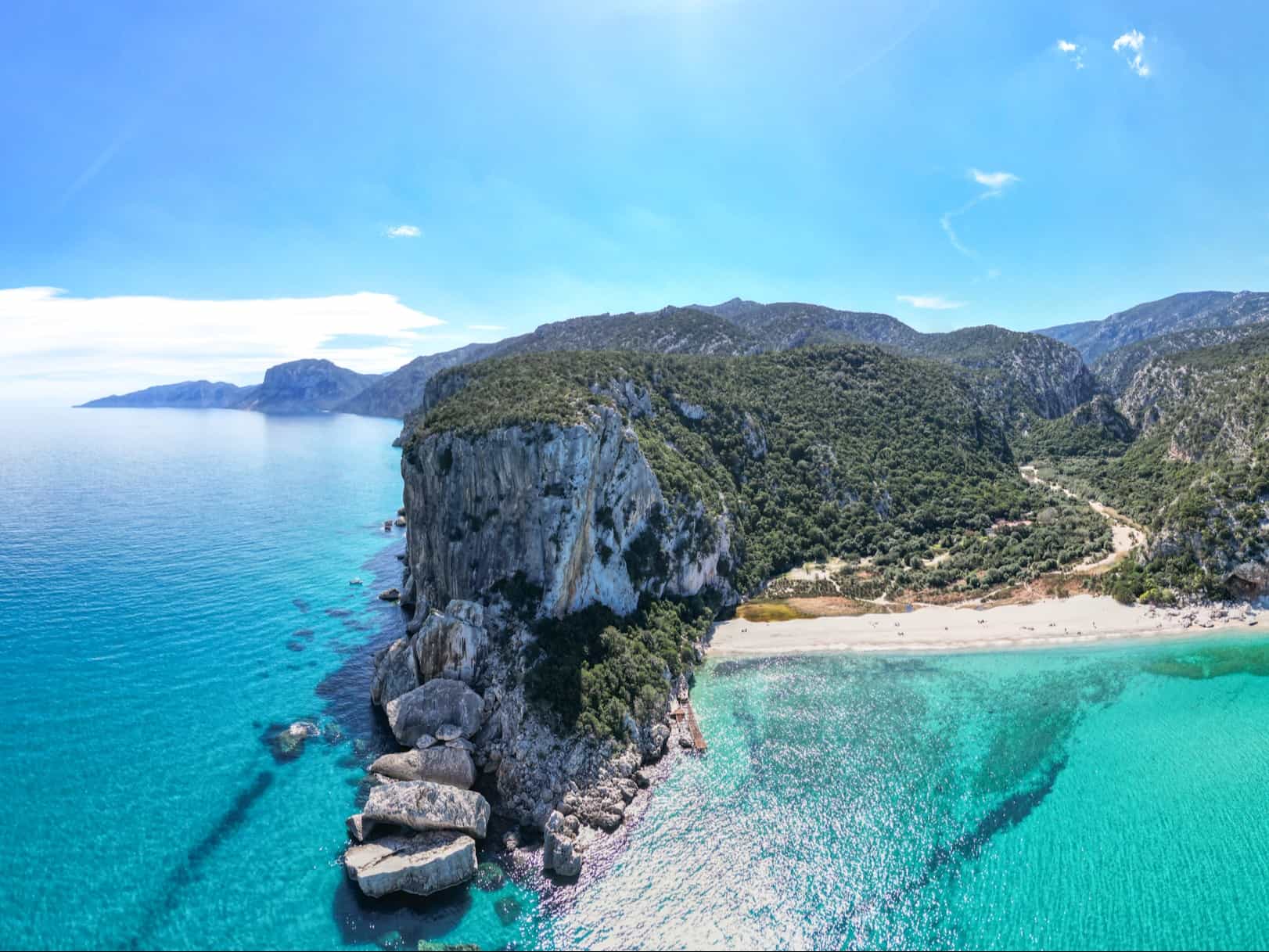 Sailing, Sardinia. Photo: Host/40 Gradi Nord