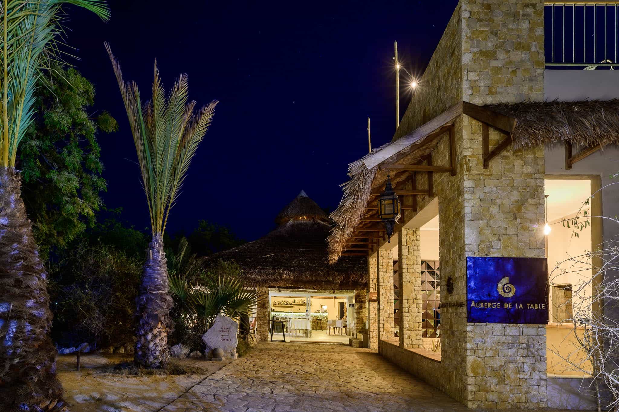 Exterior view of the Auberge de la Table at night