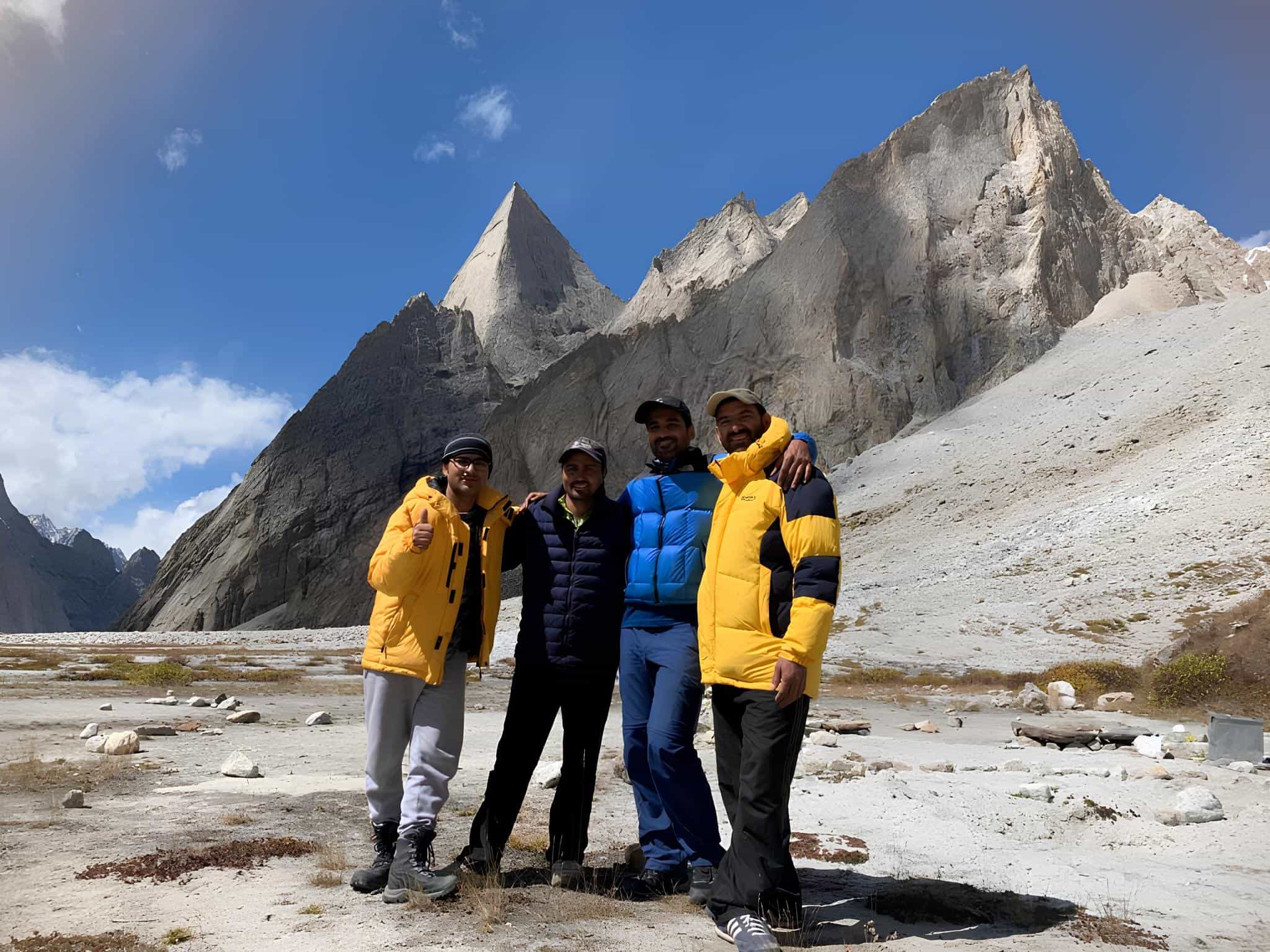 Group of guides on the K6 trek.