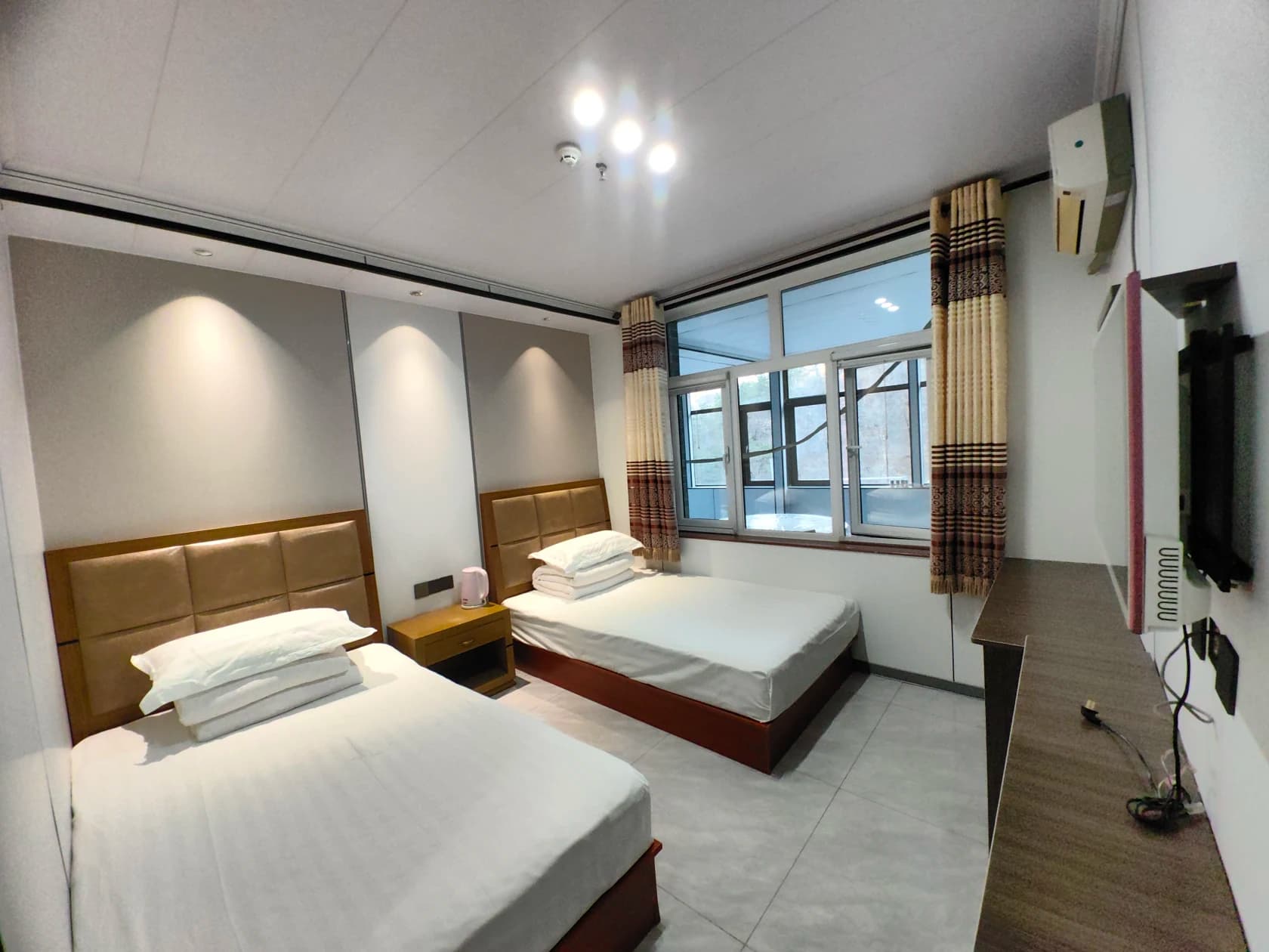 Luanping Jianxia guesthouse.