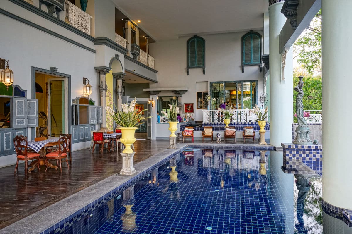 At Pingnakorn Huaykaew pool.
