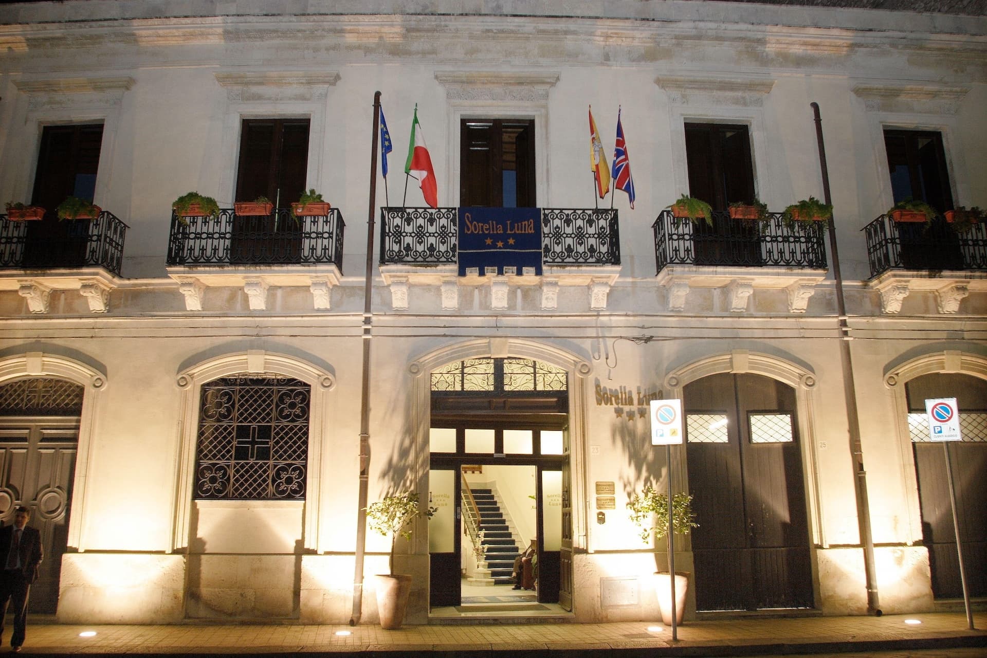 Sorella Luna, Syracuse, Sicily.