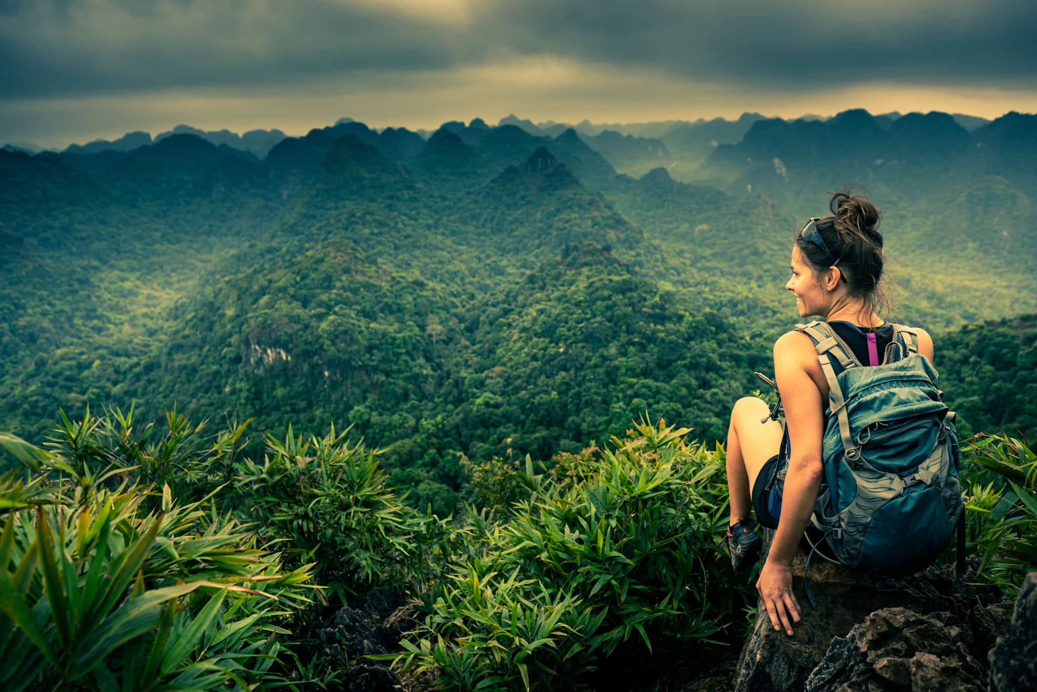 Shutterstock - Traveller in Vietnam Enjoys the view of The Cat Ba National Park from the viewpoint. Photo: Shutterstock # 1149230859
