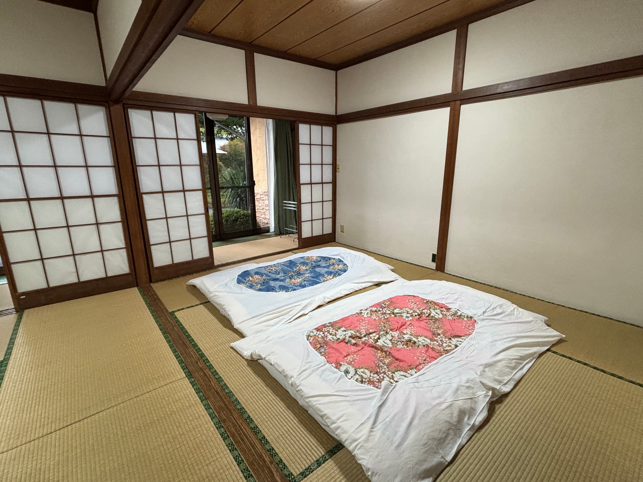 Kikyo and Misakiso Casual minshuku-style accommodation in Lake Yamanakako, Japanese, family-run guesthouse similar to a bed and breakfast,