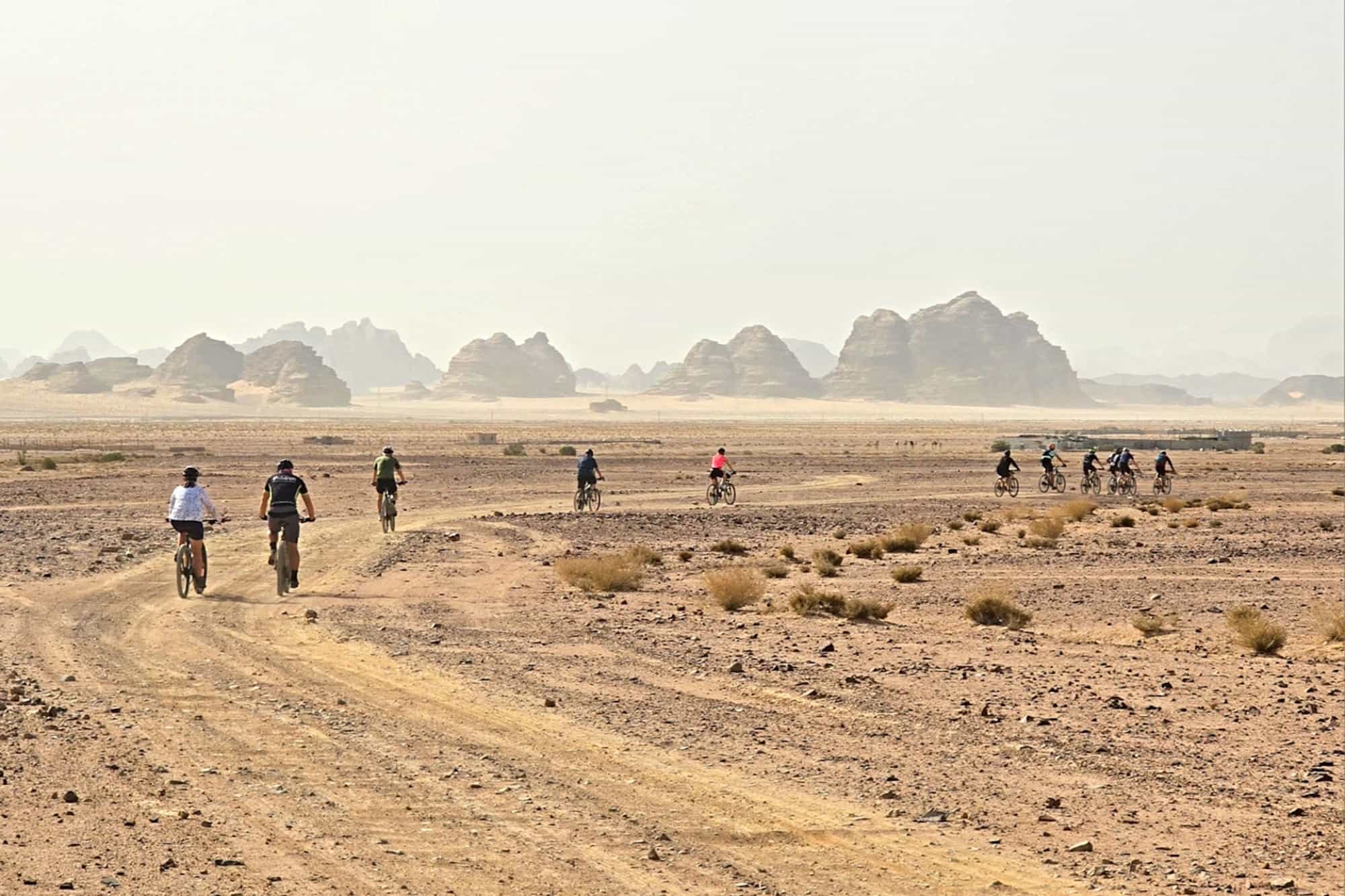 Cycling towards Wadi Rum
