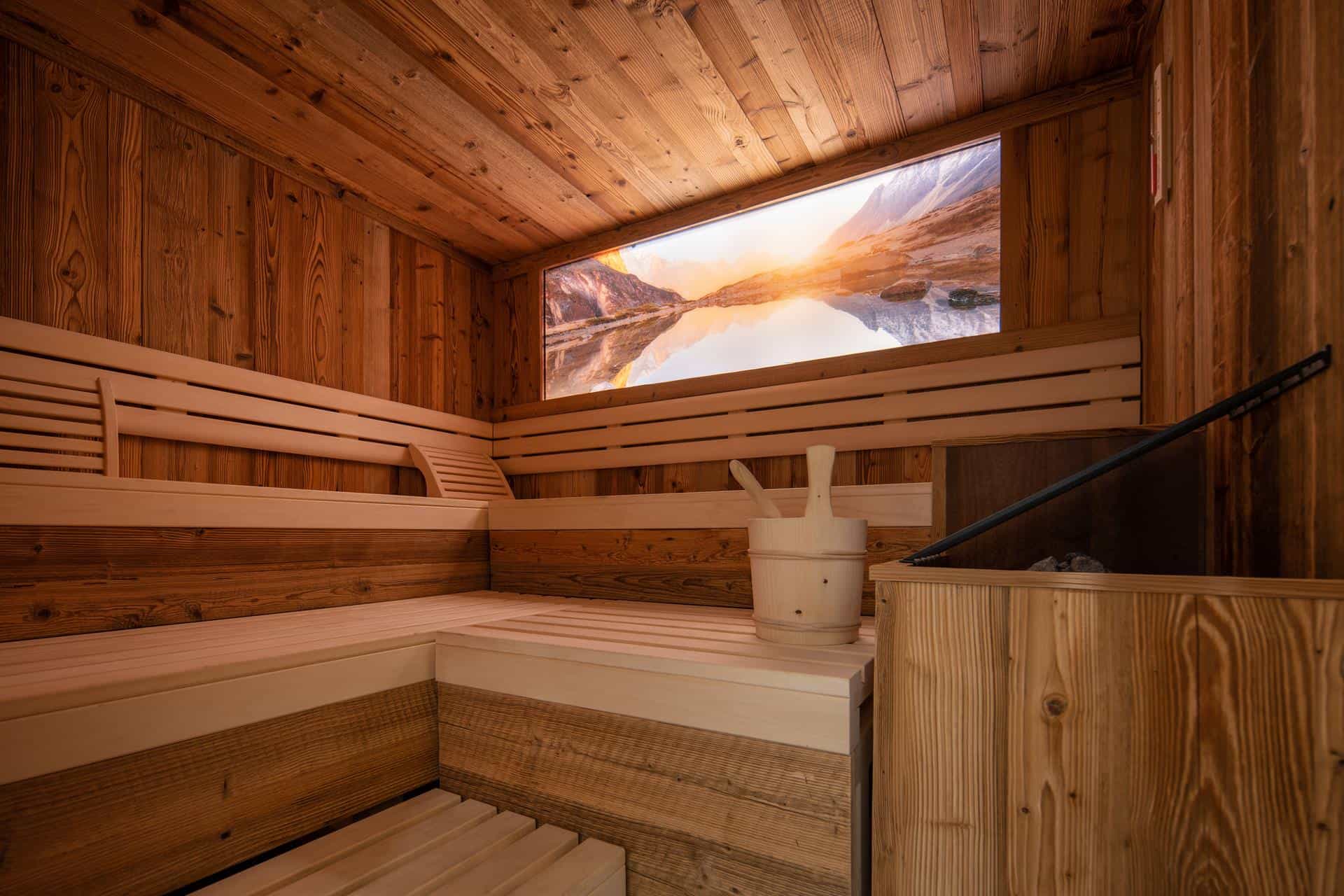 Sauna t Hotel Sonne Dobbiaco, Dolomites.