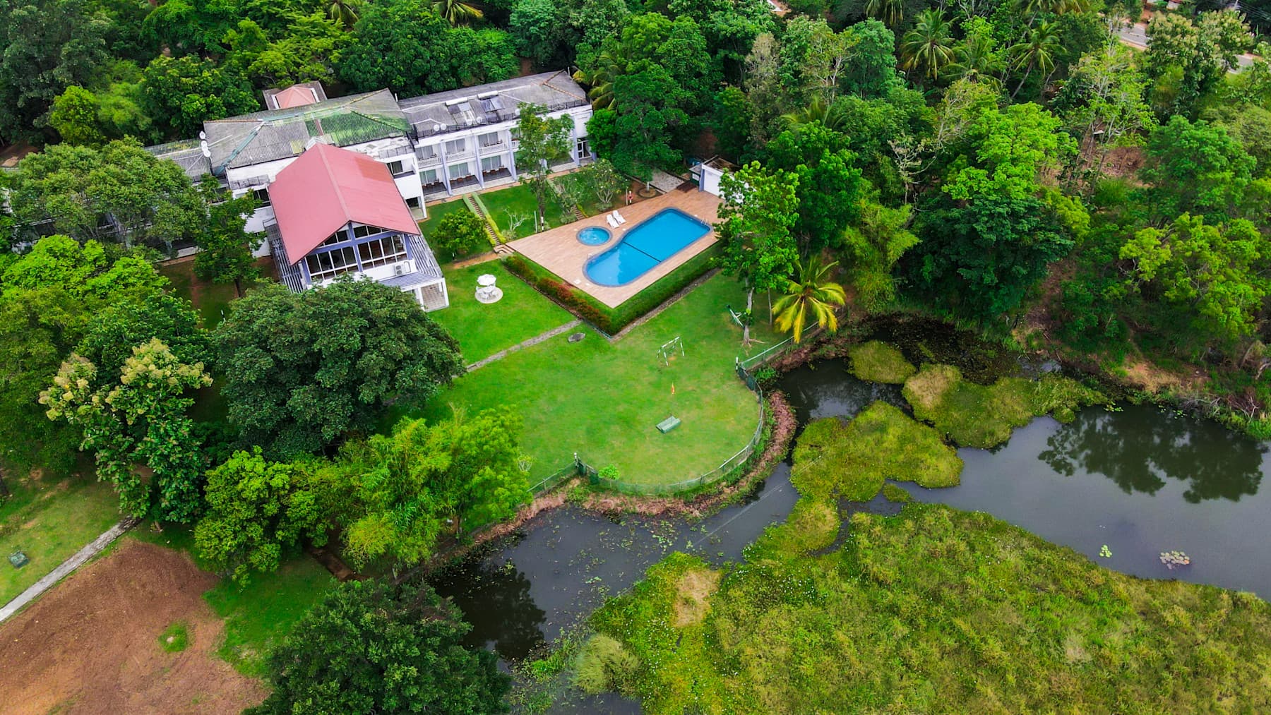 Lavendish Hotel in the Wasgamuwa forest, Sri Lanka
