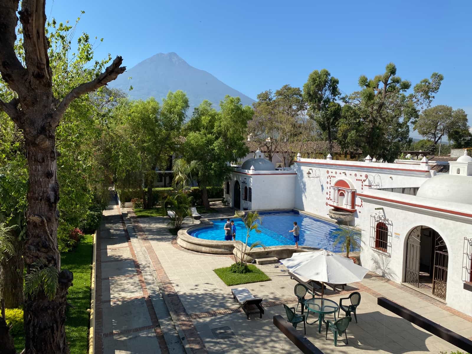Villa Colonial - Pool with Volcano View