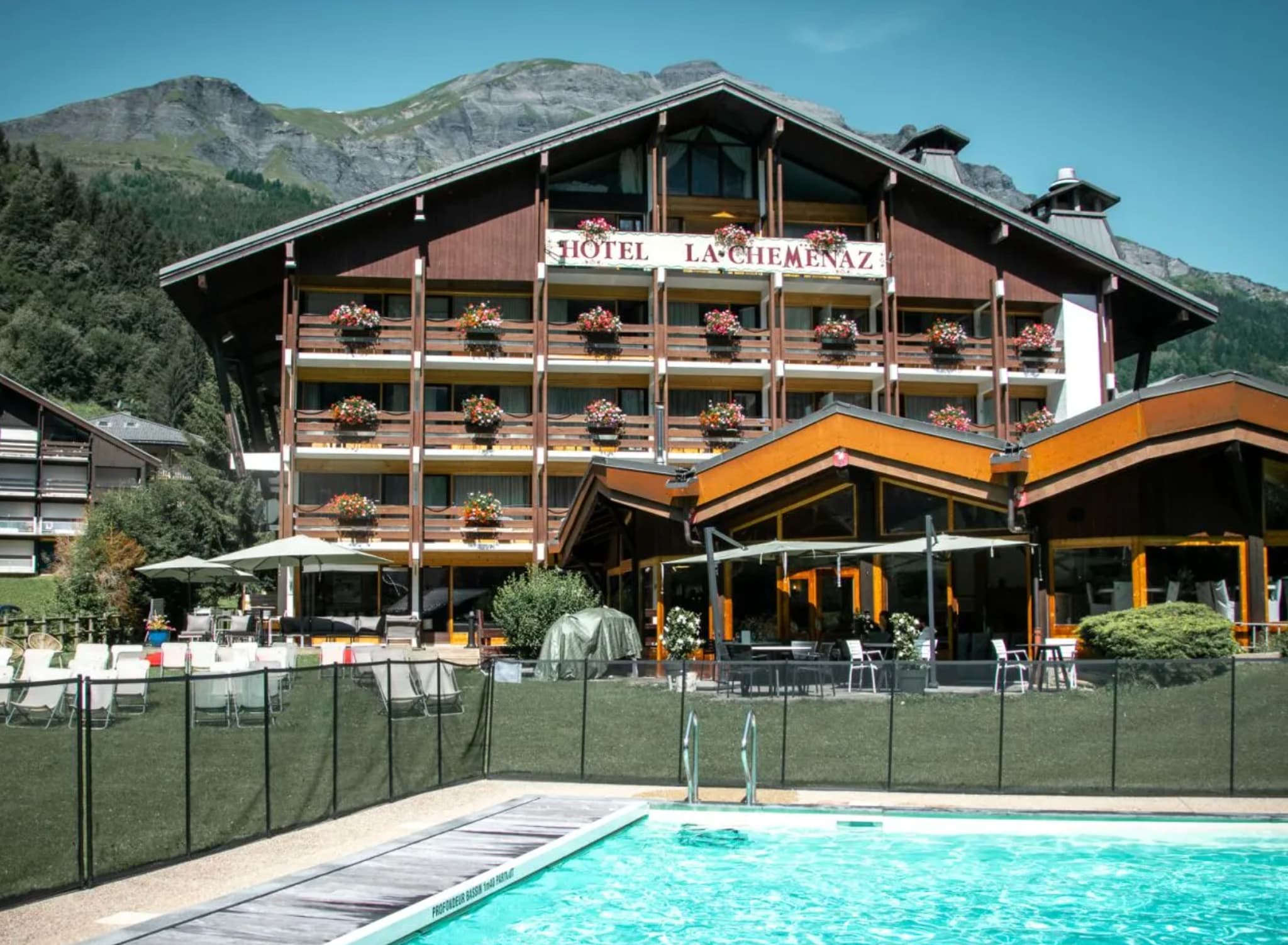Exterior view of the Hotel la Chemenaz