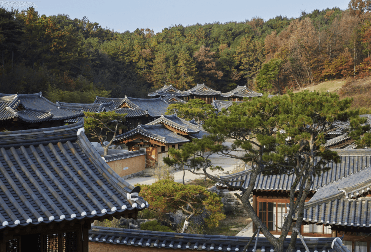 Rakkoae Hahoe Hanok Hotel – Giwa Main Complex.