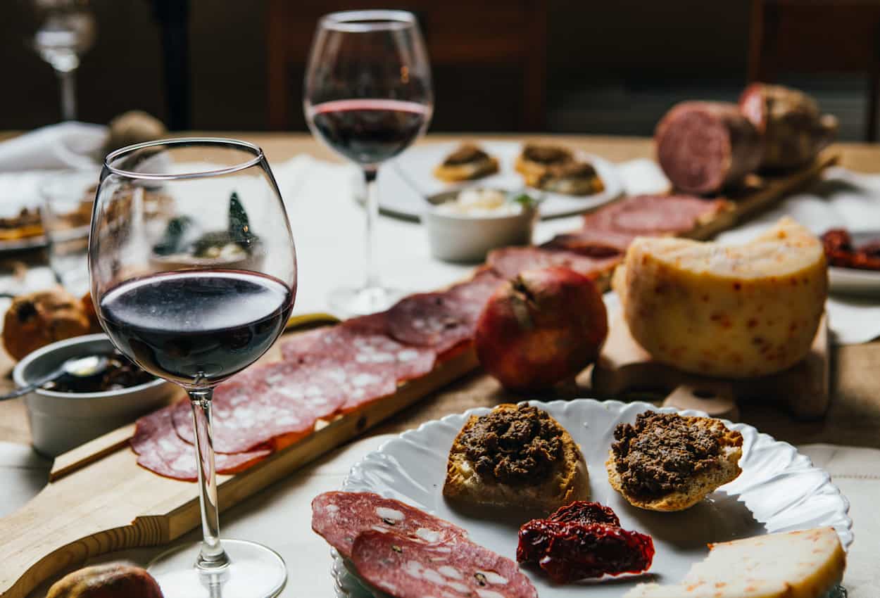 Wine tasting and food in Tuscany