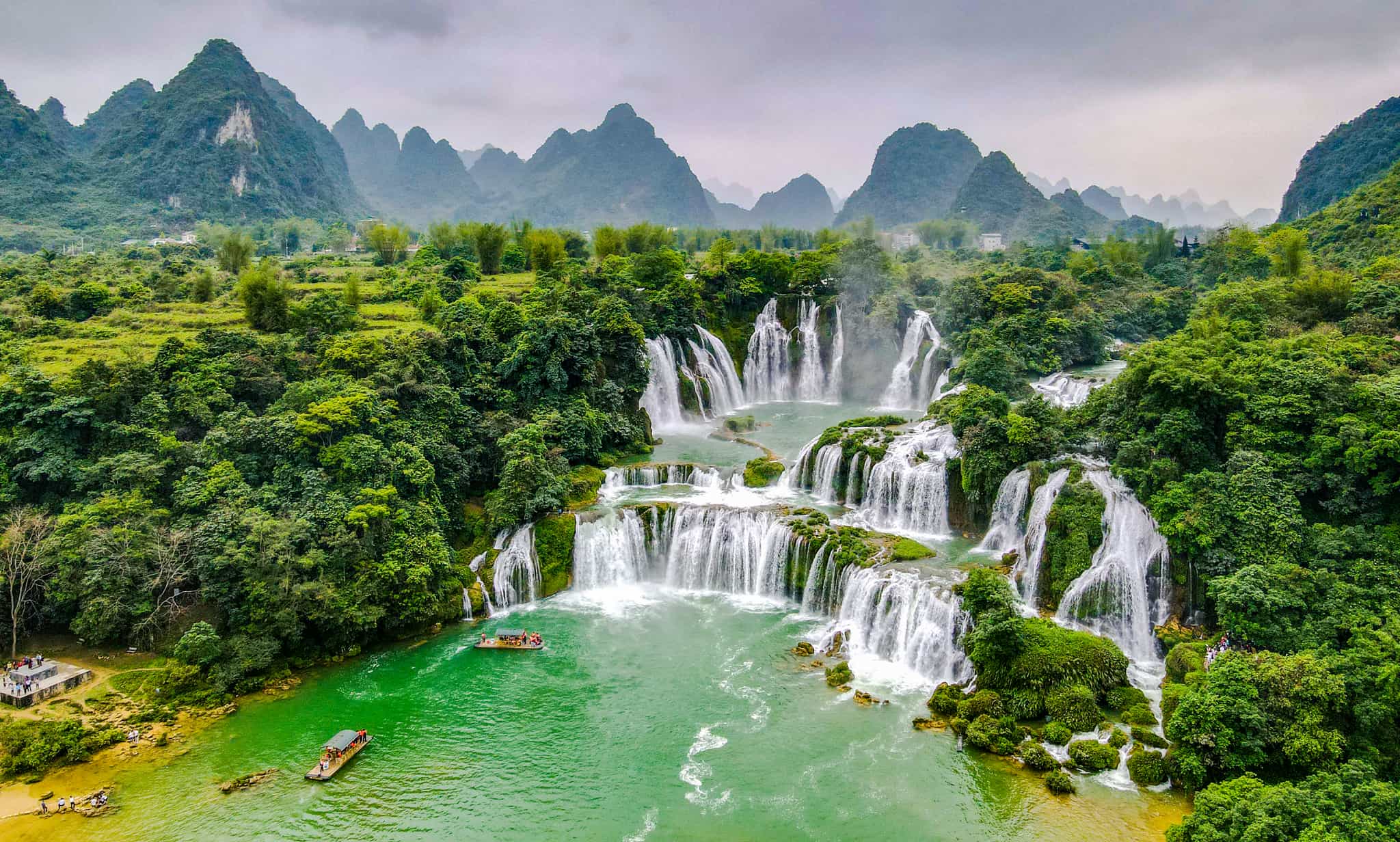 View of Ban Gioc Falls in Vietnam. Photo: GettyImages-1438384588