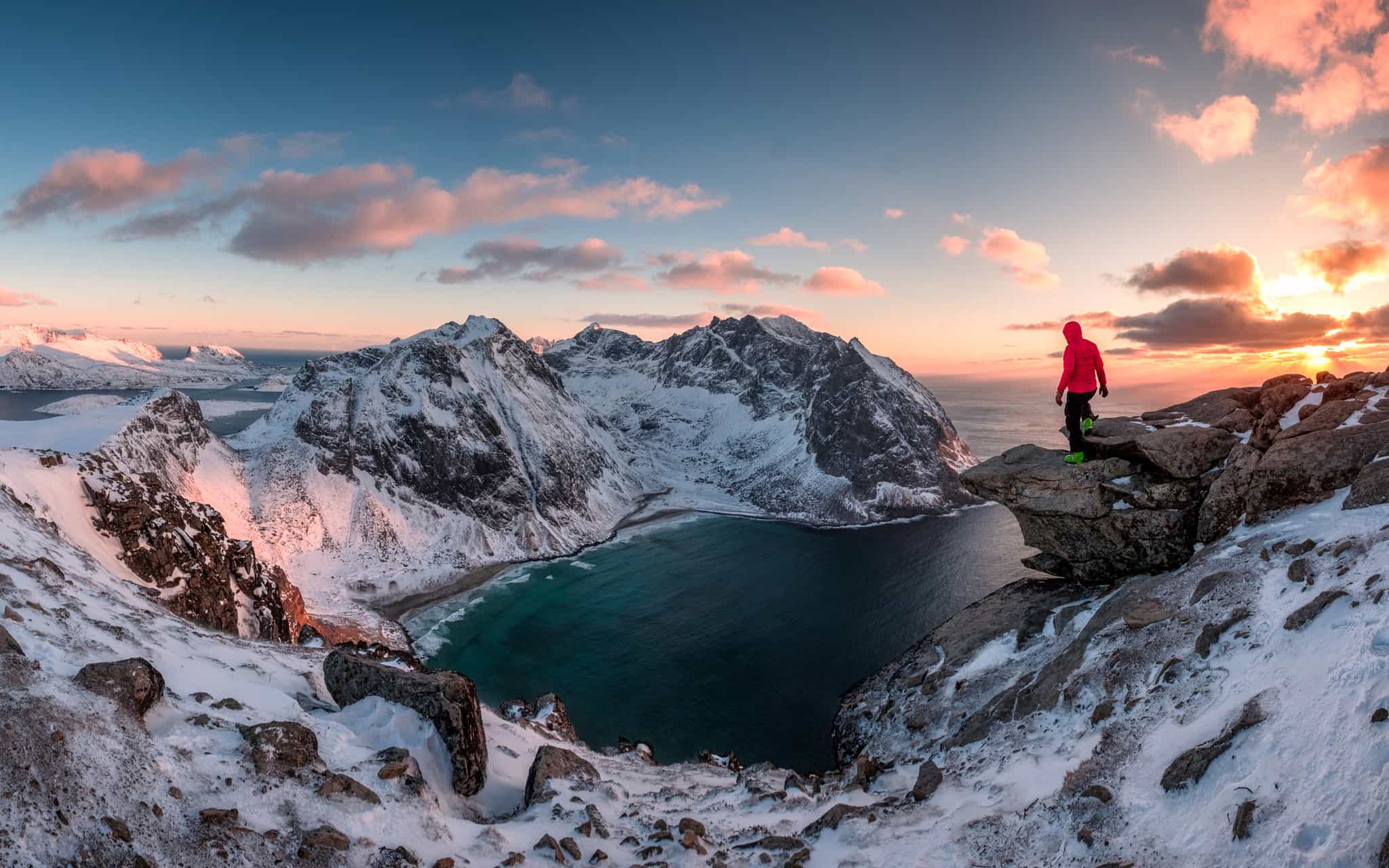 Ryten Viewpoint, Lofoten Islands, Norway. Photo: GettyImages-1045220842