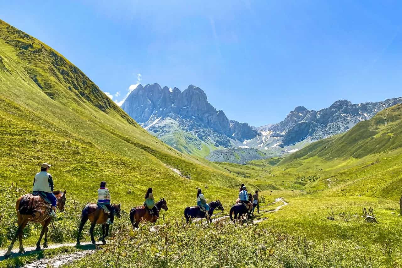 Juta Valley horseback riding, Georgia.
