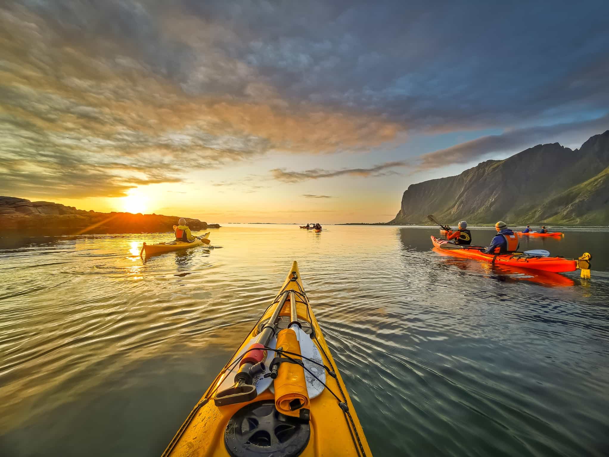  Kayaking under the midnight sun, Lofoten. Photo: Host/Northern Explorer