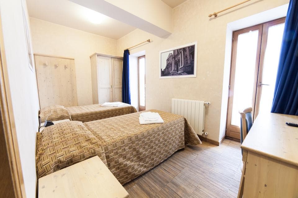 Rifugio Sapienza twin room
