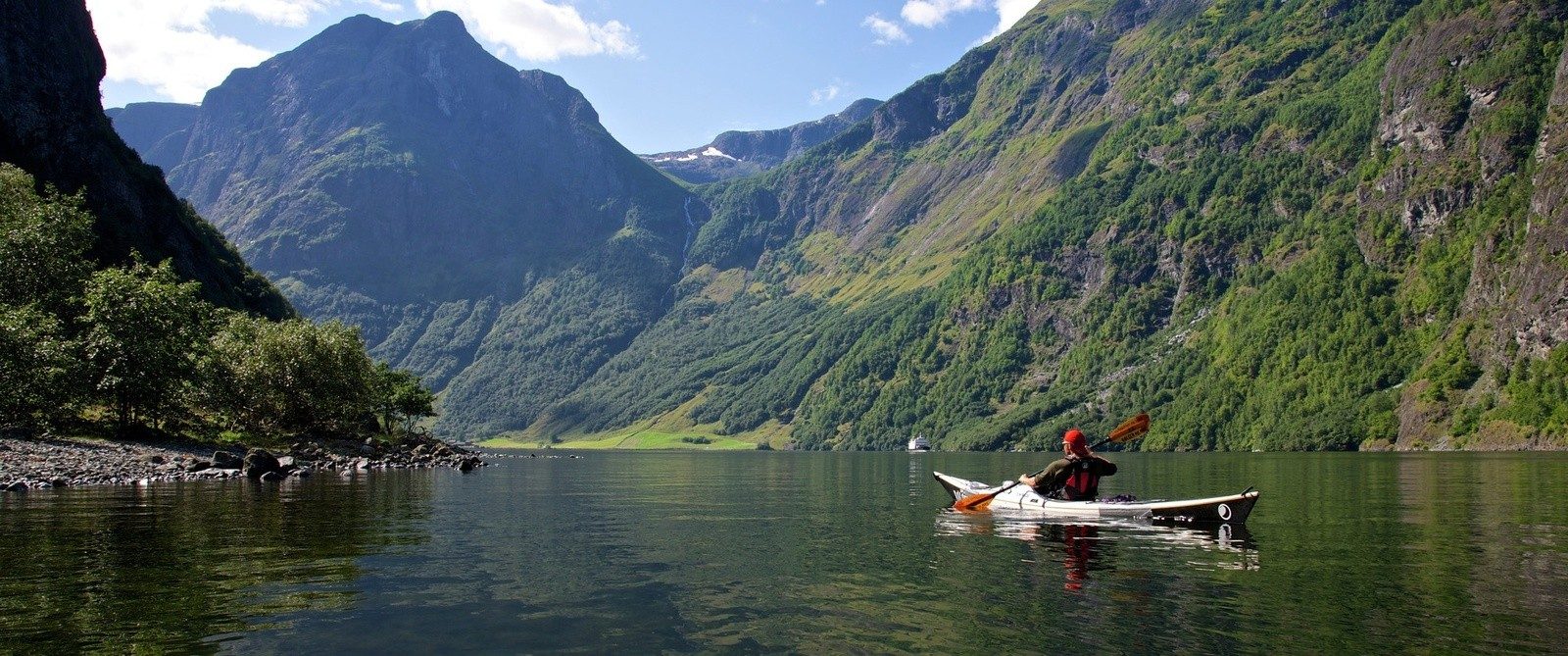kayaking-holiday-in-the-norwegian-fjords