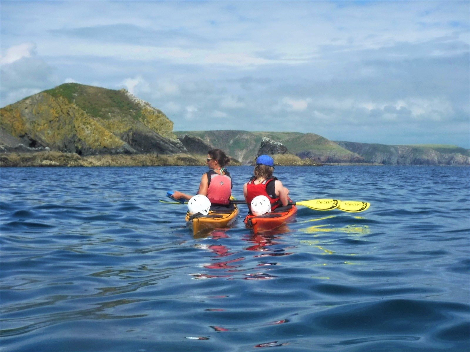 kayaking-adventure-pembrokeshire