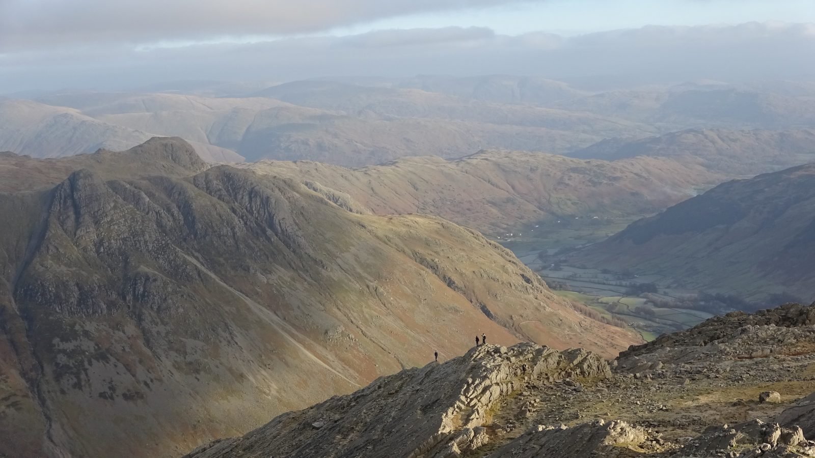 Langdale Pikes from Bow Fell | The best hikes in the Lake District