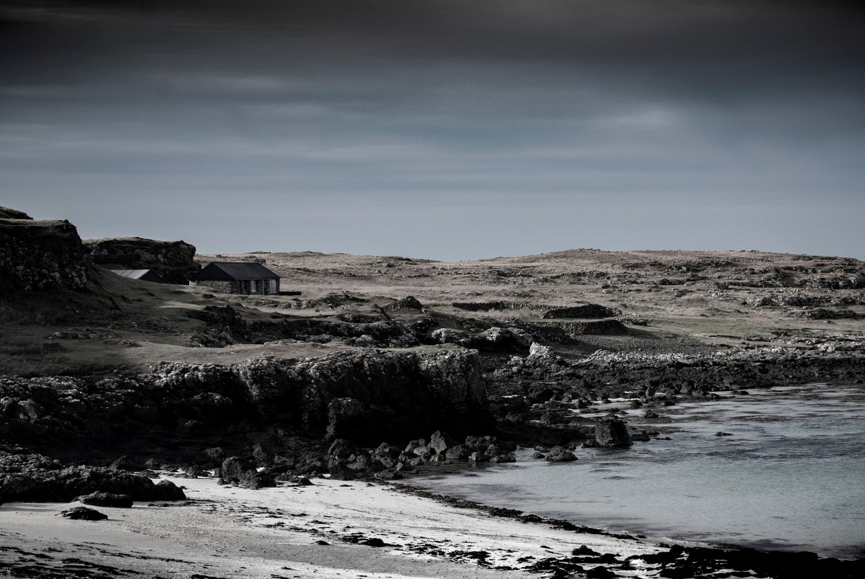 A stone shelter on the west coast of Mull.